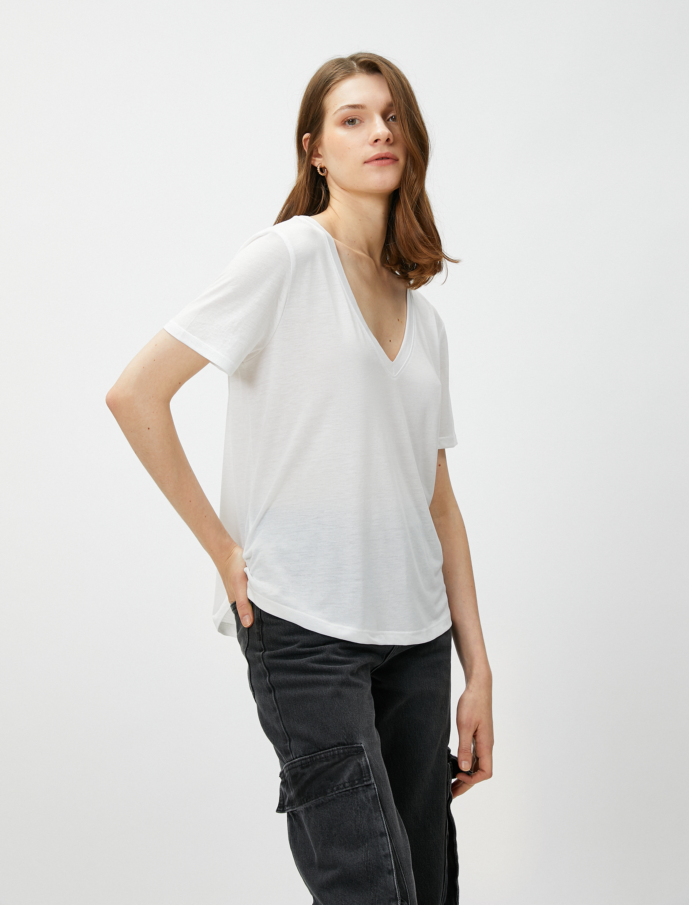   V Yaka Basic Tişört Kısa Kollu