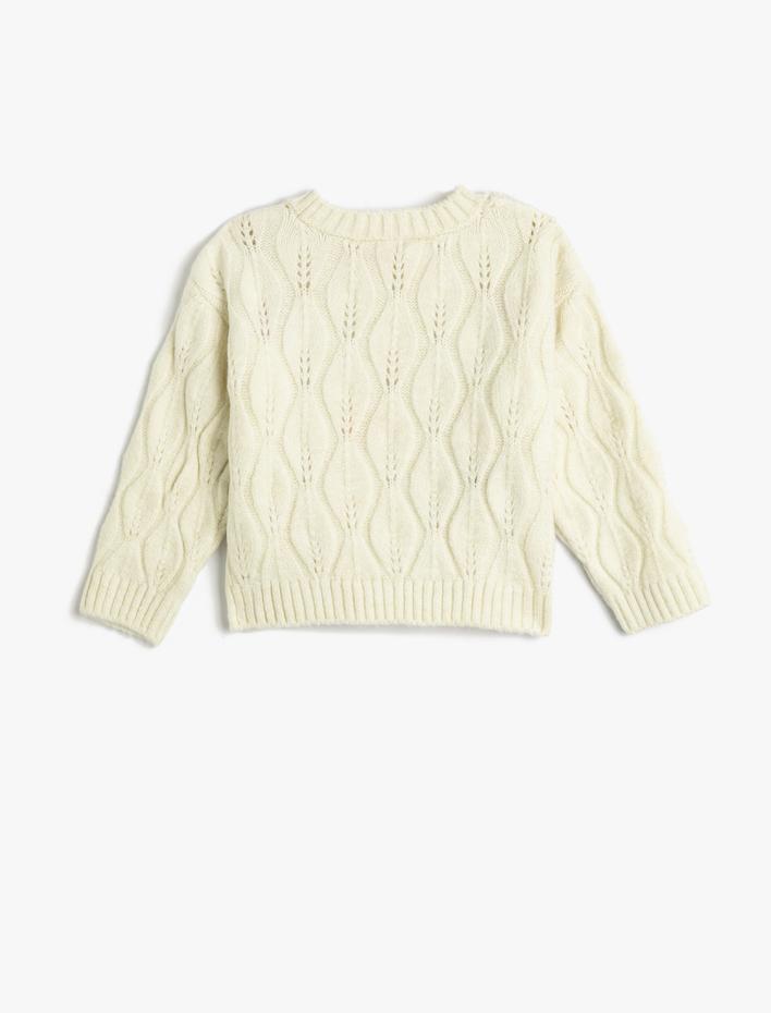 Kız Bebek Örgü Kazak Çiçek İşlemeli Ajurlu Bisiklet Yaka