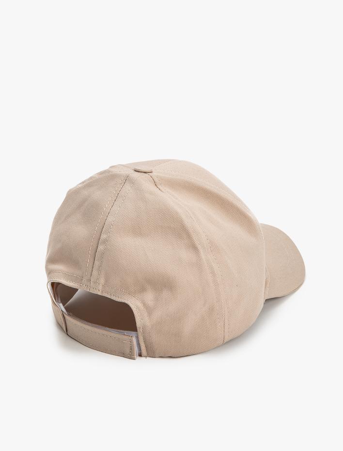 Kadın Cap Şapka İşleme Detaylı