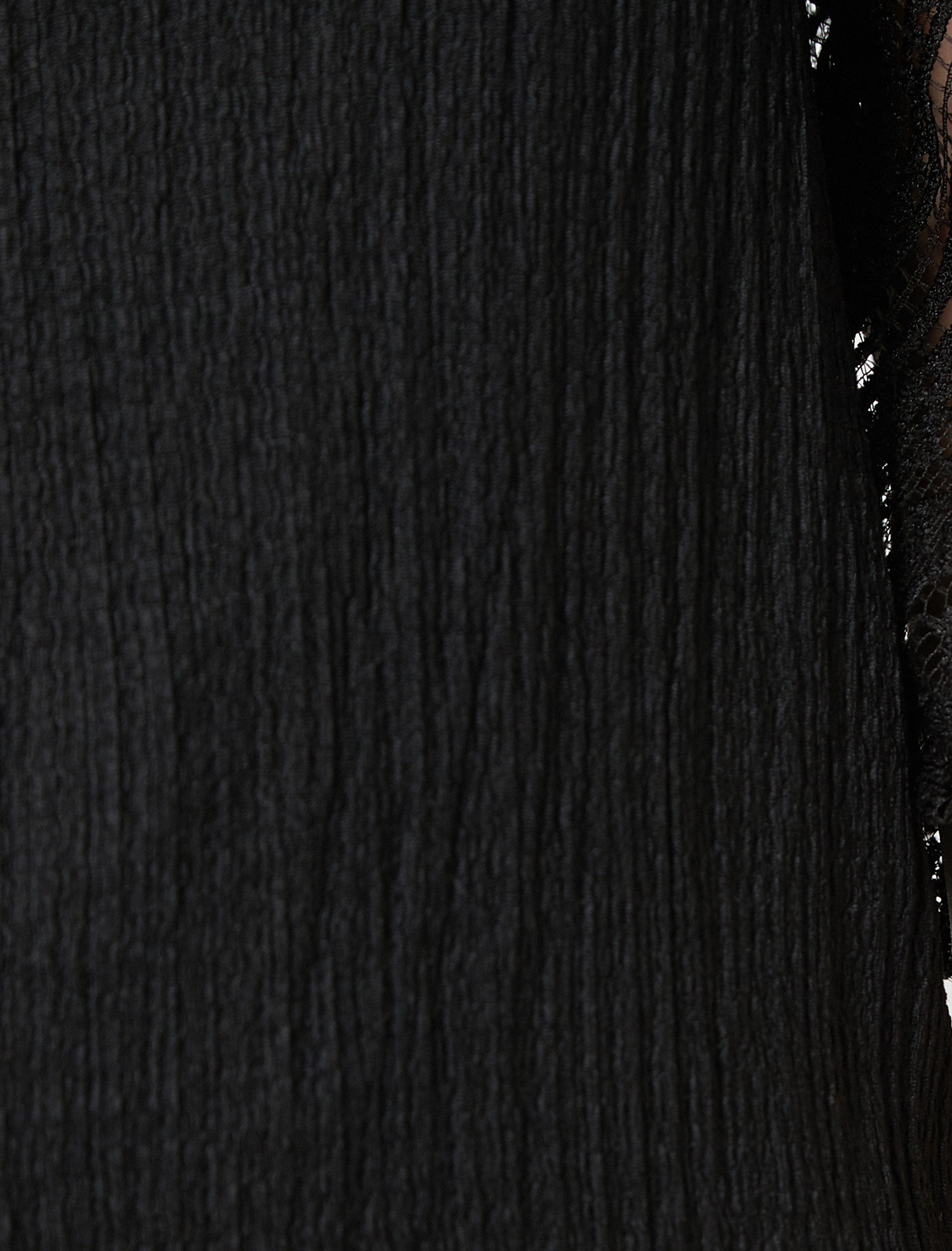   Uzun Kollu Tişört Dantel Detaylı