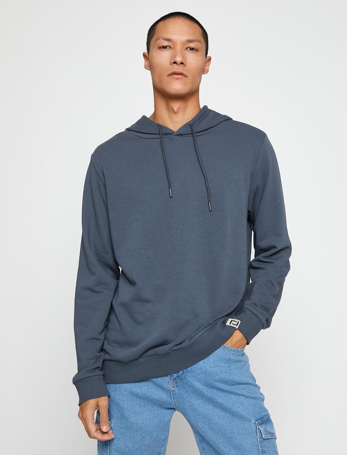  Basic Kapşonlu Sweatshirt Etiket Baskılı Uzun Kollu