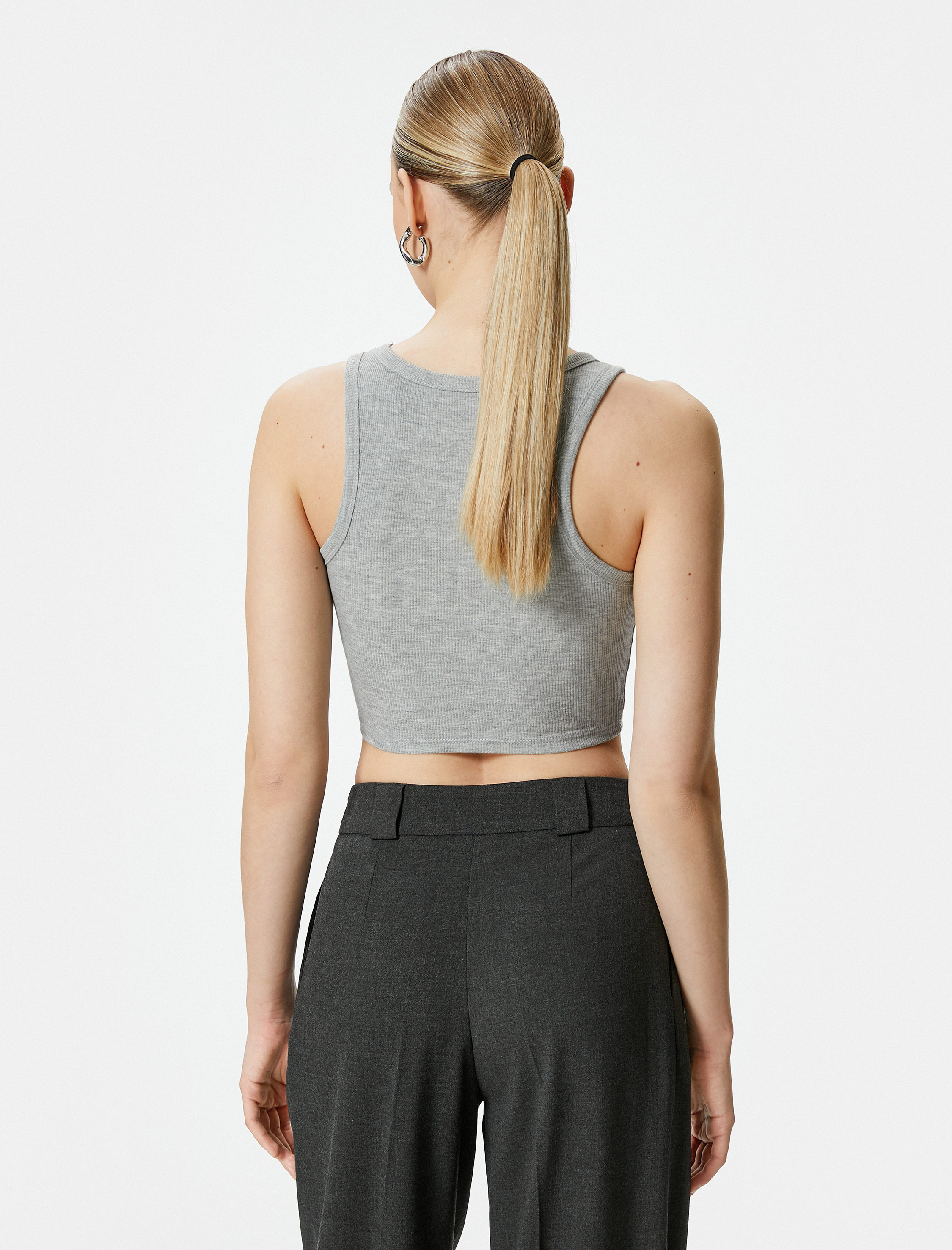   Halter Yaka Atlet Crop Ribanalı Kolsuz