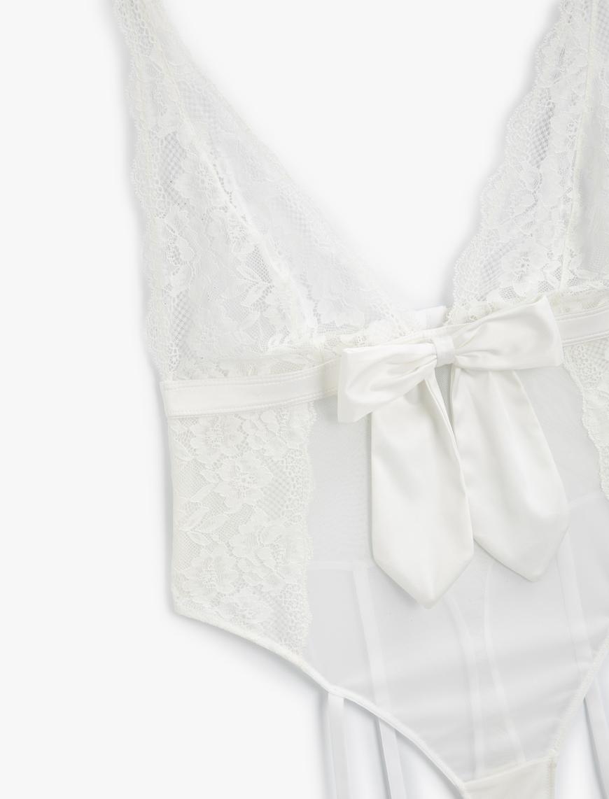   Fiyonk Detaylı Bodysuit Dantelli V Yaka Bridal