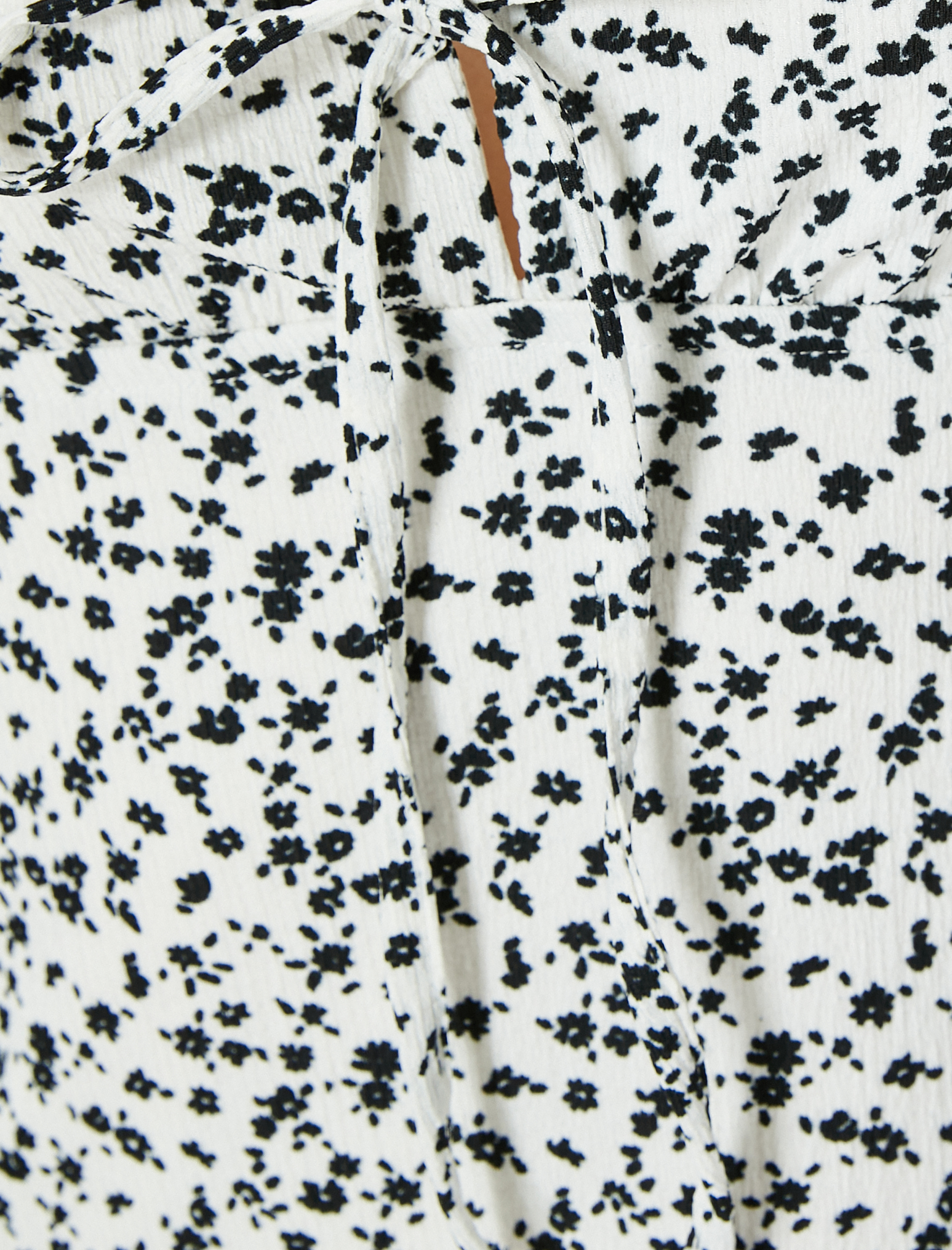   Mini Çiçekli Elbise Astarlı Kalp Yaka Önden Bağlama Detaylı Bürümcük