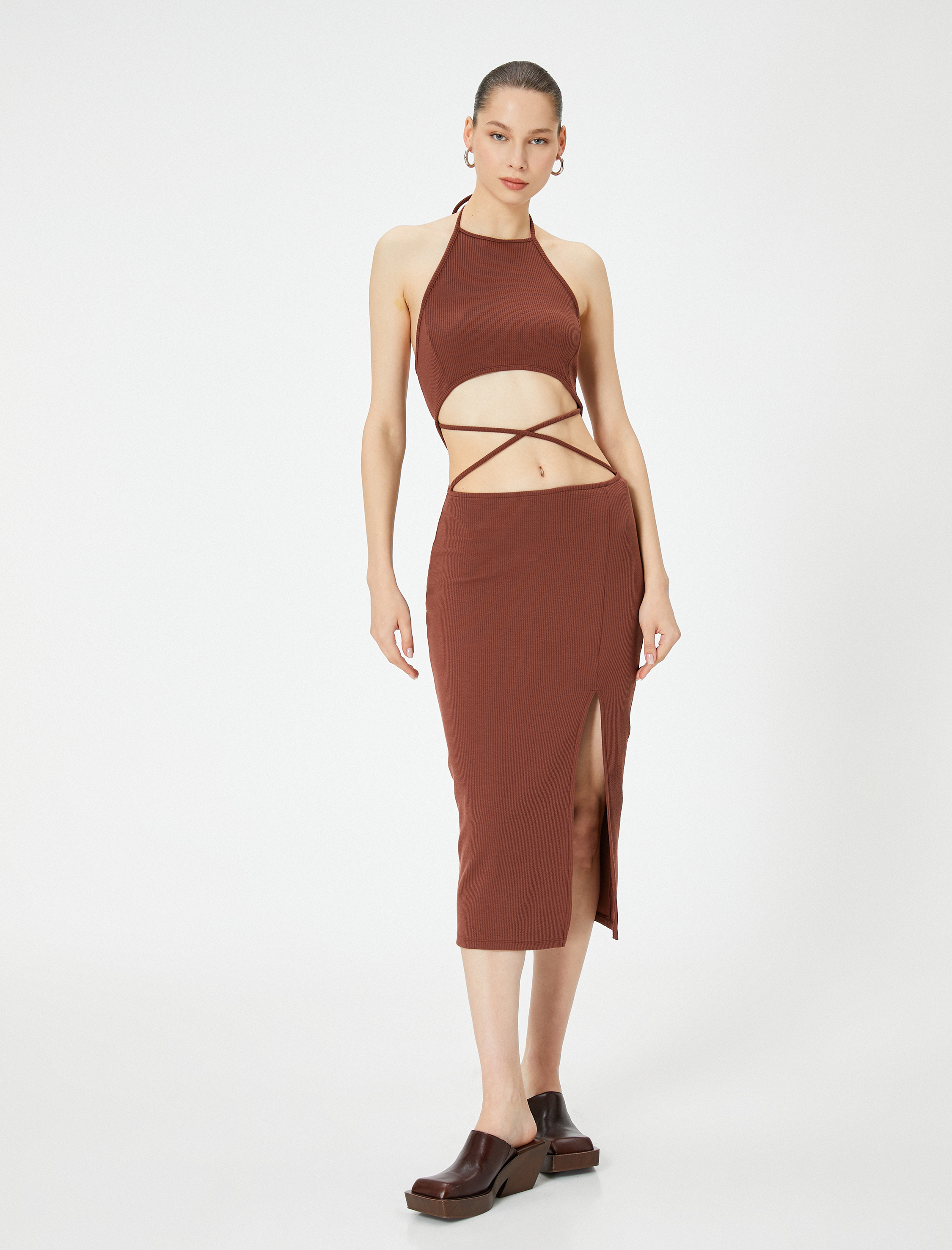   Halter Yaka Elbise Midi Pencere Detaylı Önden Yırtmaçlı Slim Fit Bürümcük