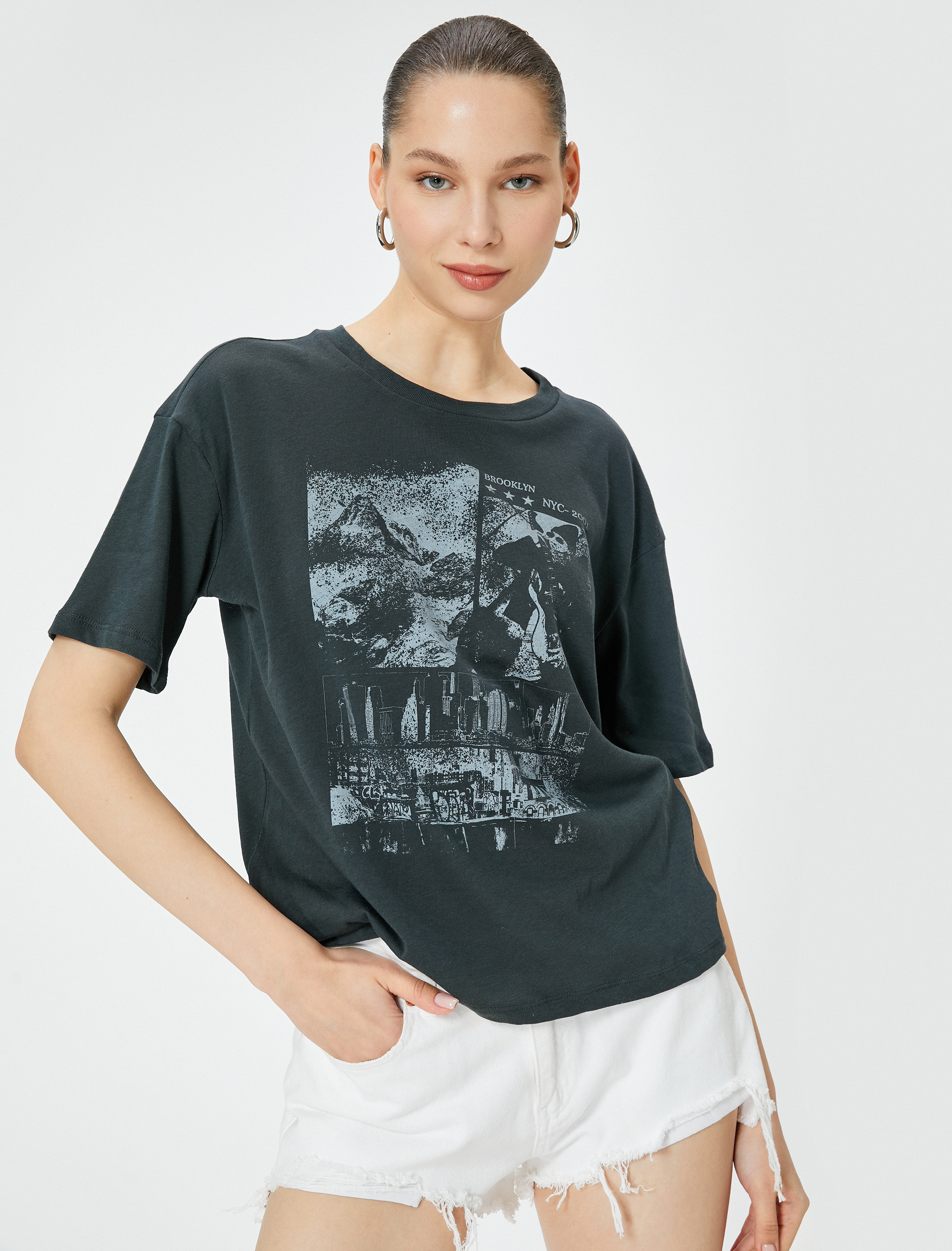   Yıpratılmış Baskılı Tişört Baskılı Soluk Efektli Kısa Kollu Bisiklet Yaka