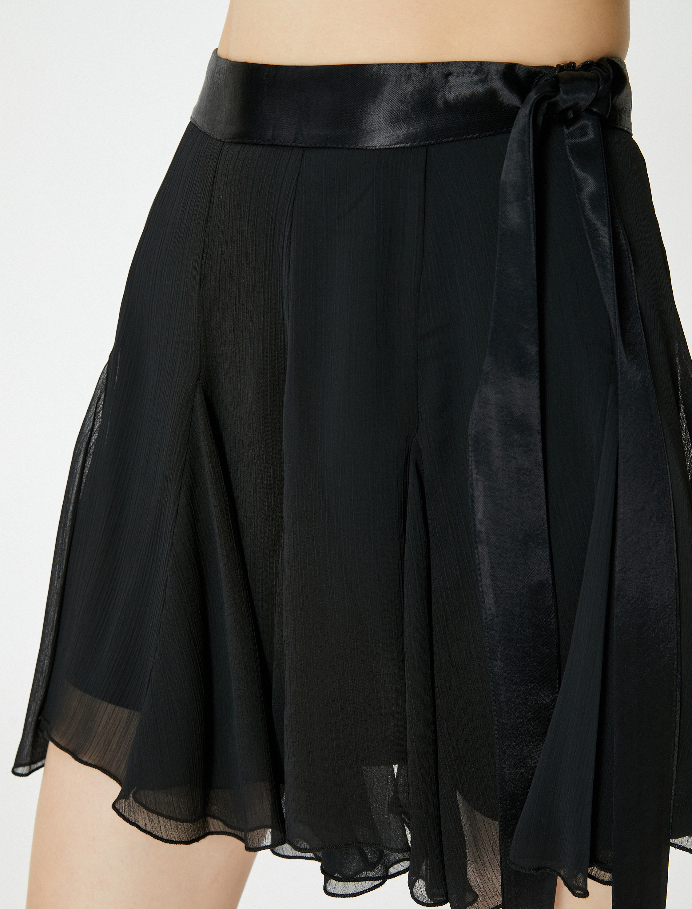   Mini Tül Fırfırlı Etek Astarlı Kuşak Detaylı