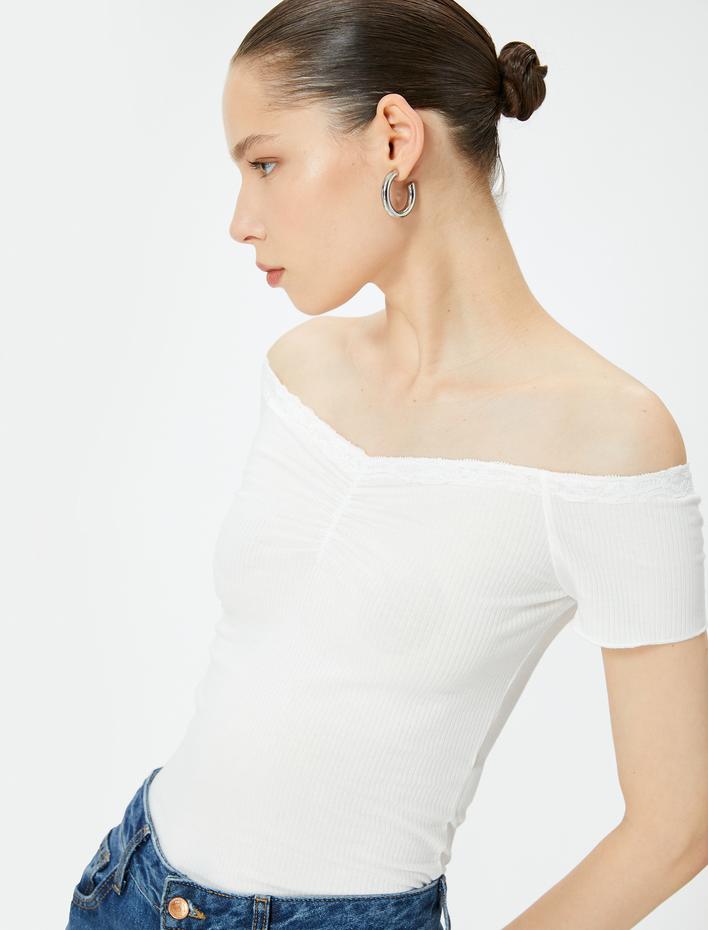  Omzu Açık Body Dantel Detaylı Drapeli Kısa Kollu Slim Fit