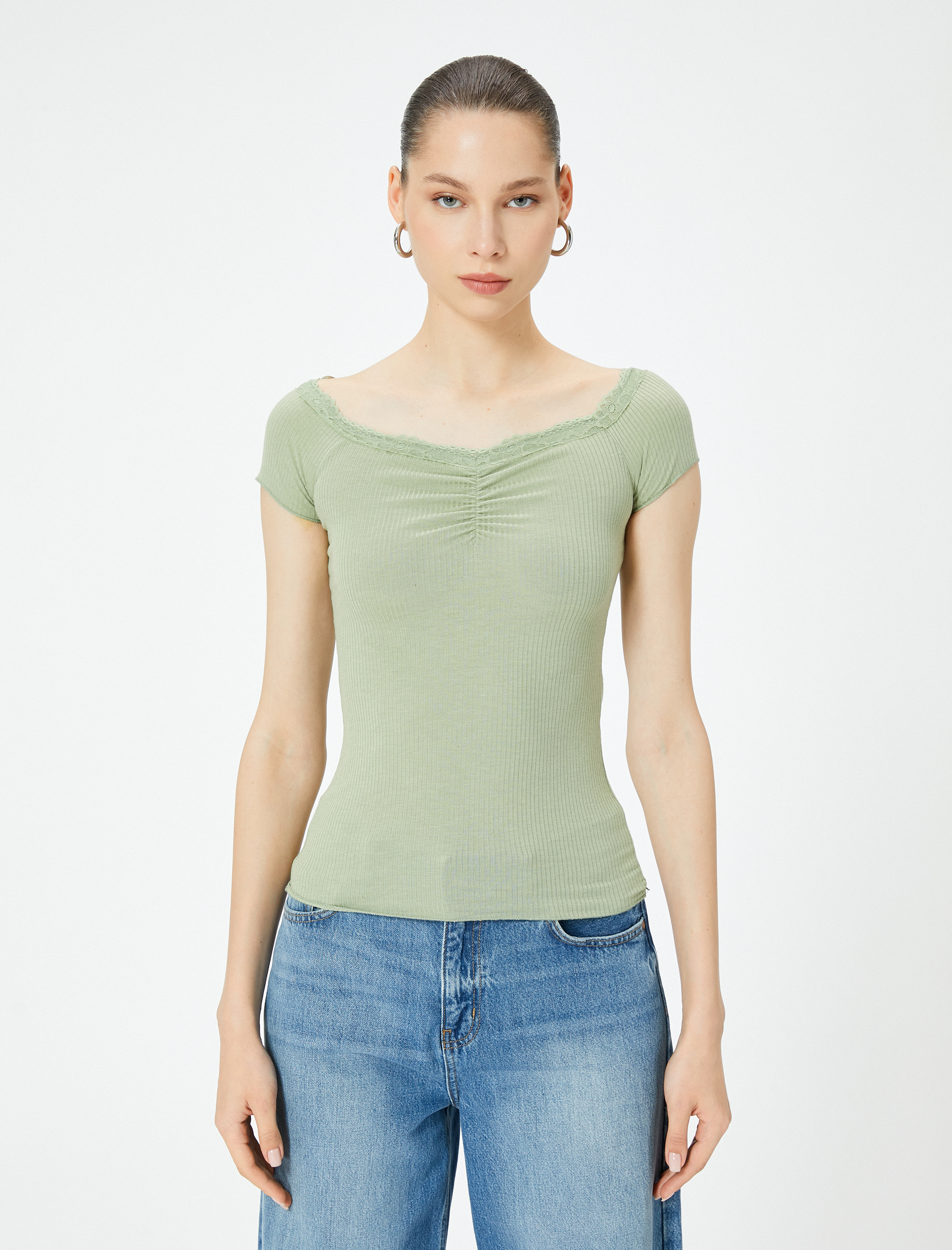 Omzu Açık Body Dantel Detaylı Drapeli Kısa Kollu Slim Fit