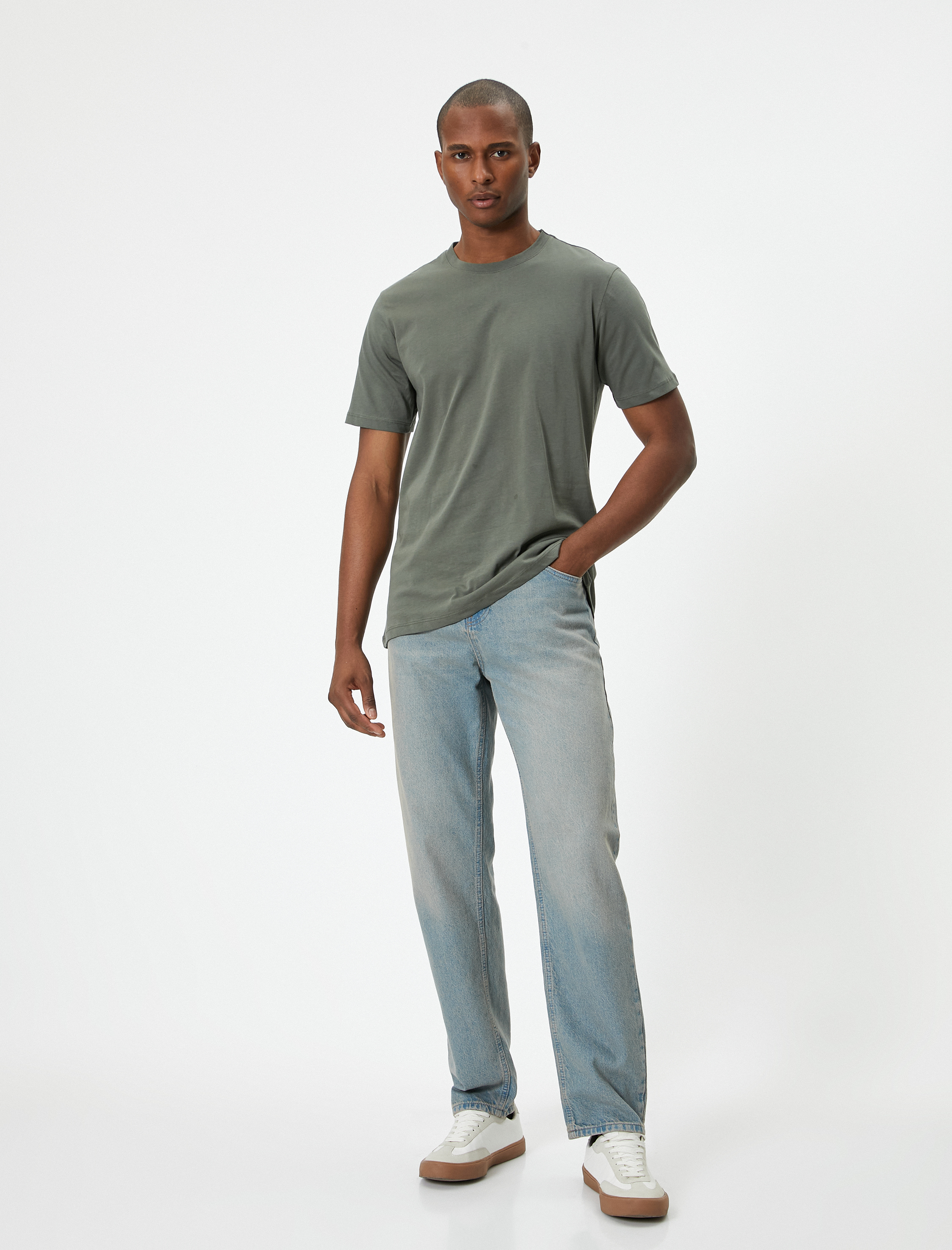   Basic Tişört Slim Fit Kısa Kollu Bisiklet Yaka