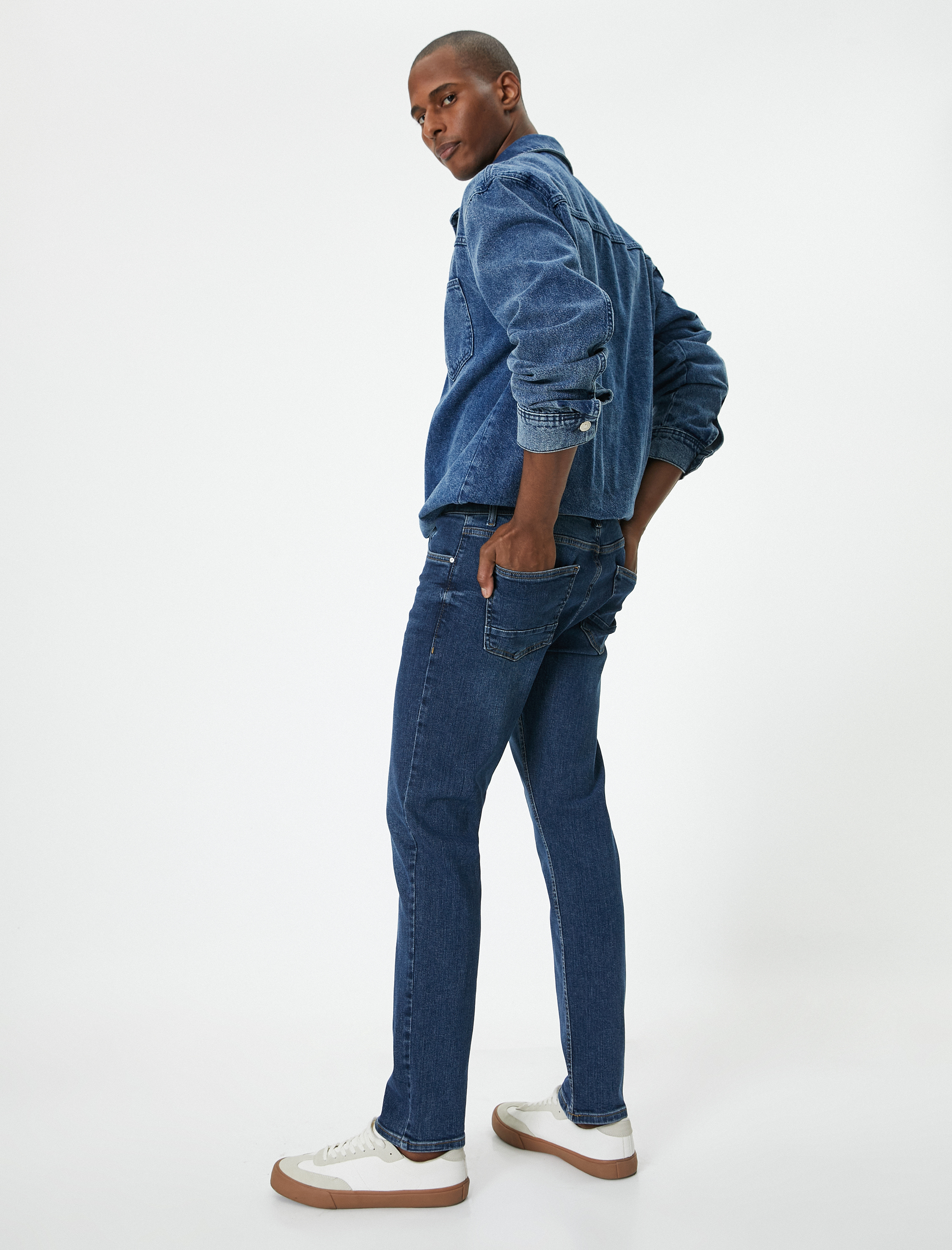   Brad Jeans - Slim Fit Jean
