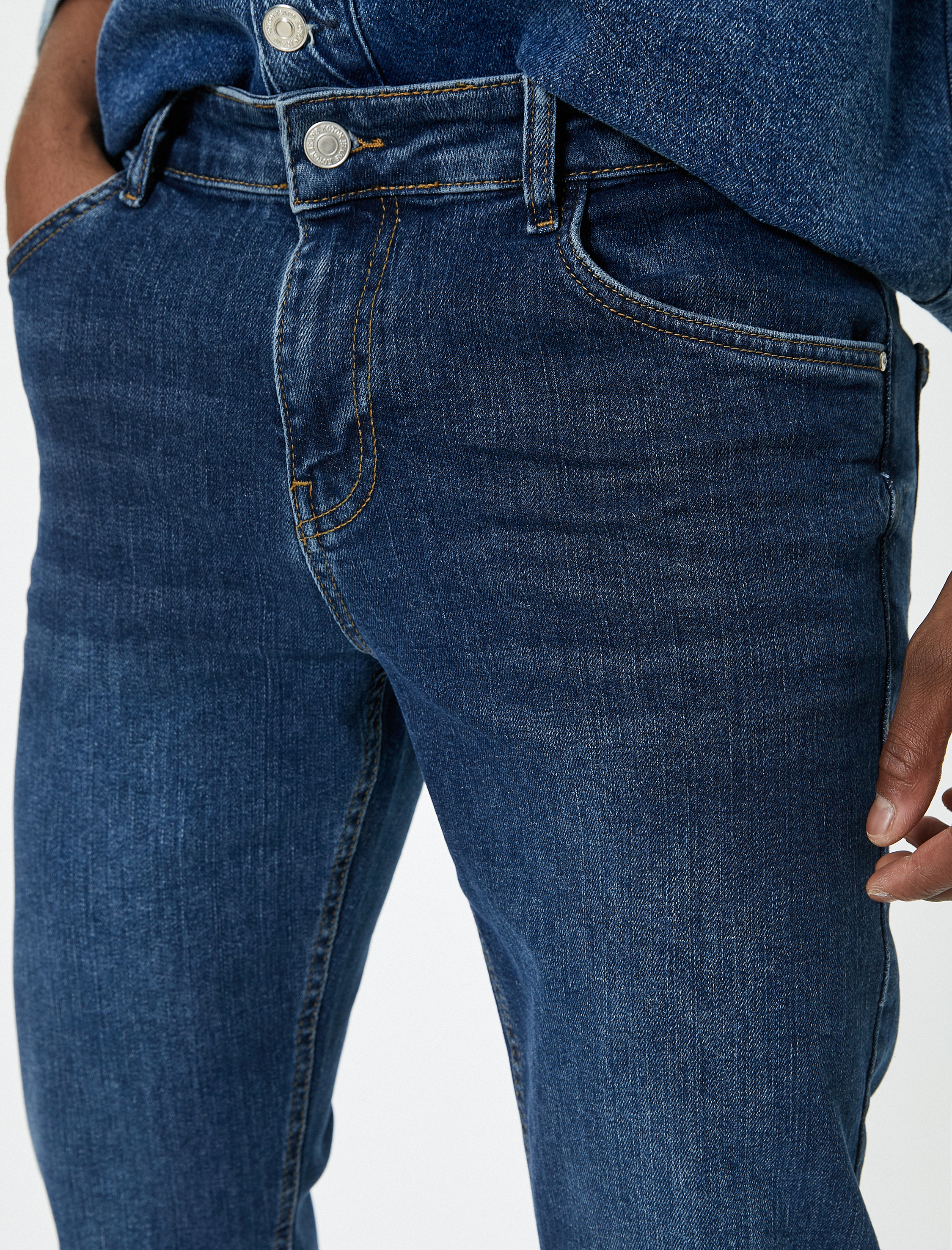   Brad Jeans - Slim Fit Jean