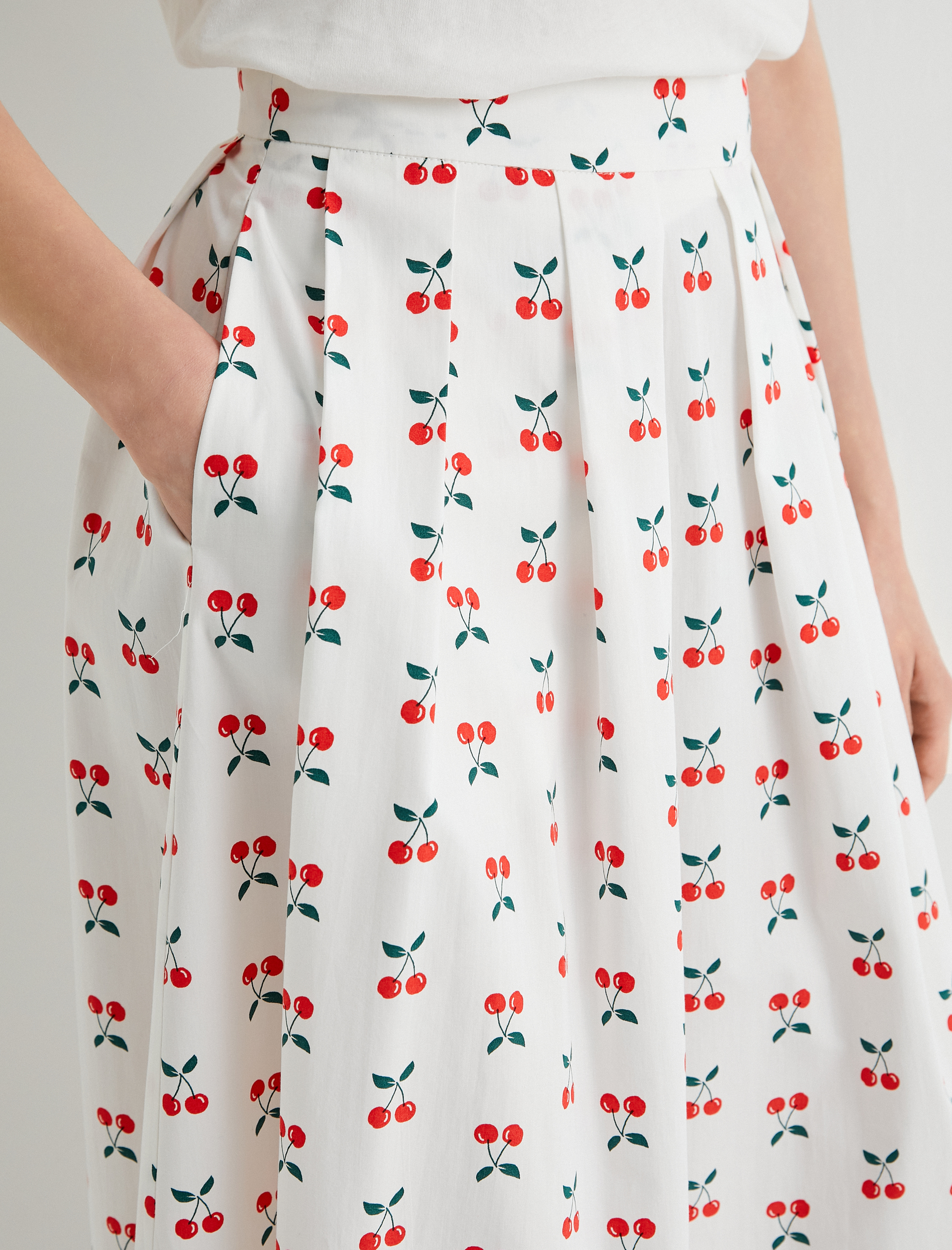   Kiraz Baskılı Midi Etek