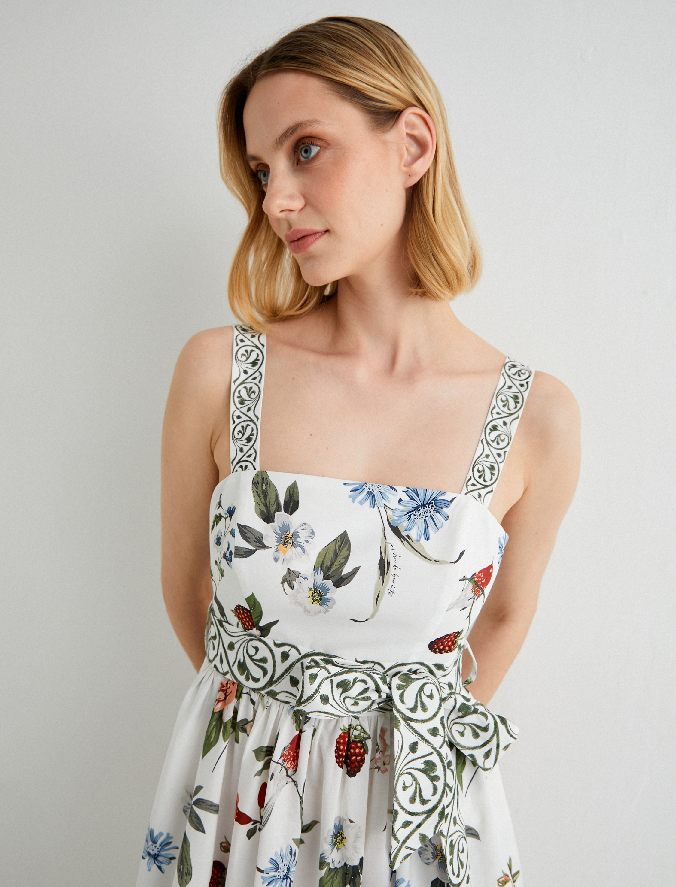   Askılı Midi Meyve Baskılı Çiçekli Elbise