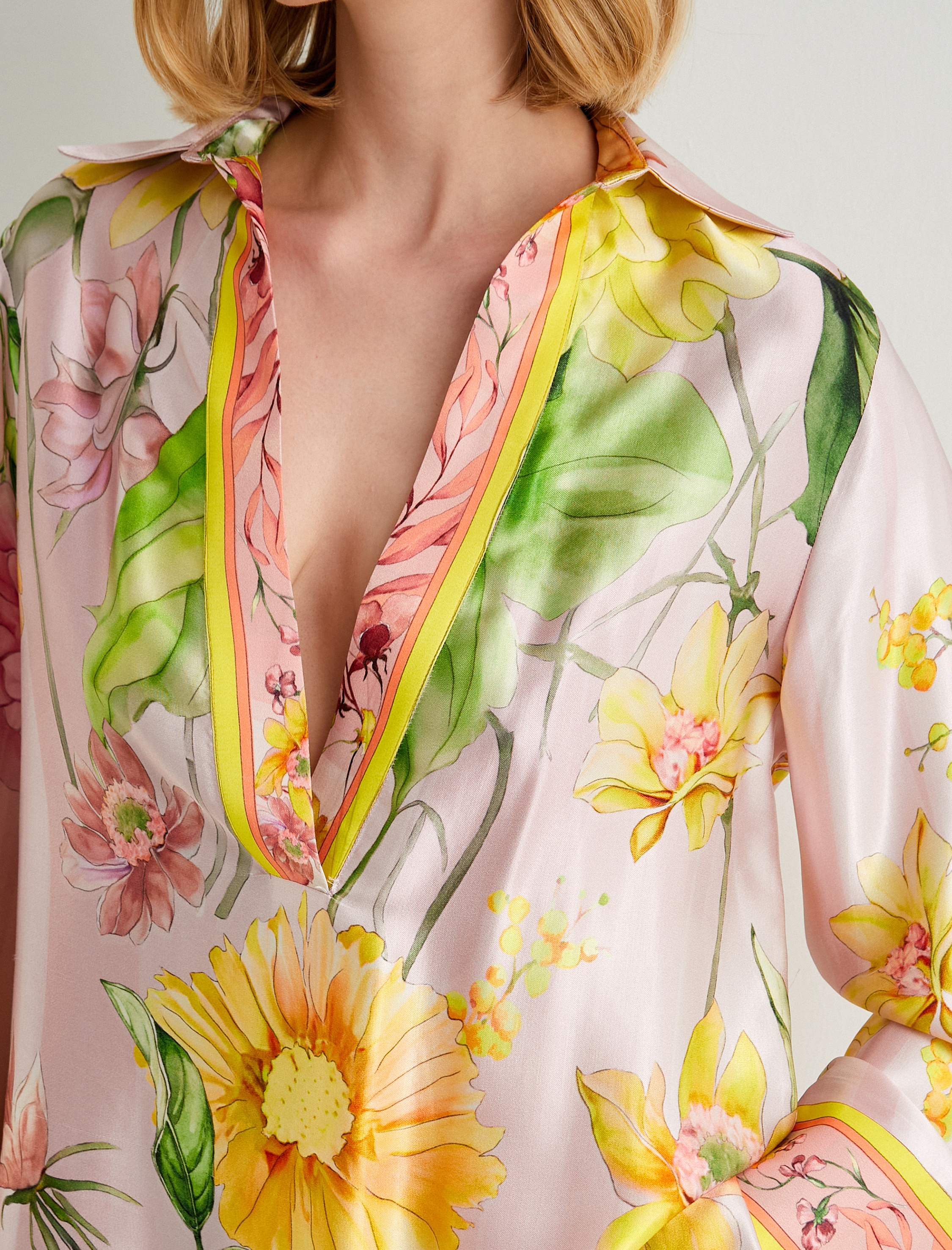   Saten Çiçekli Tunik