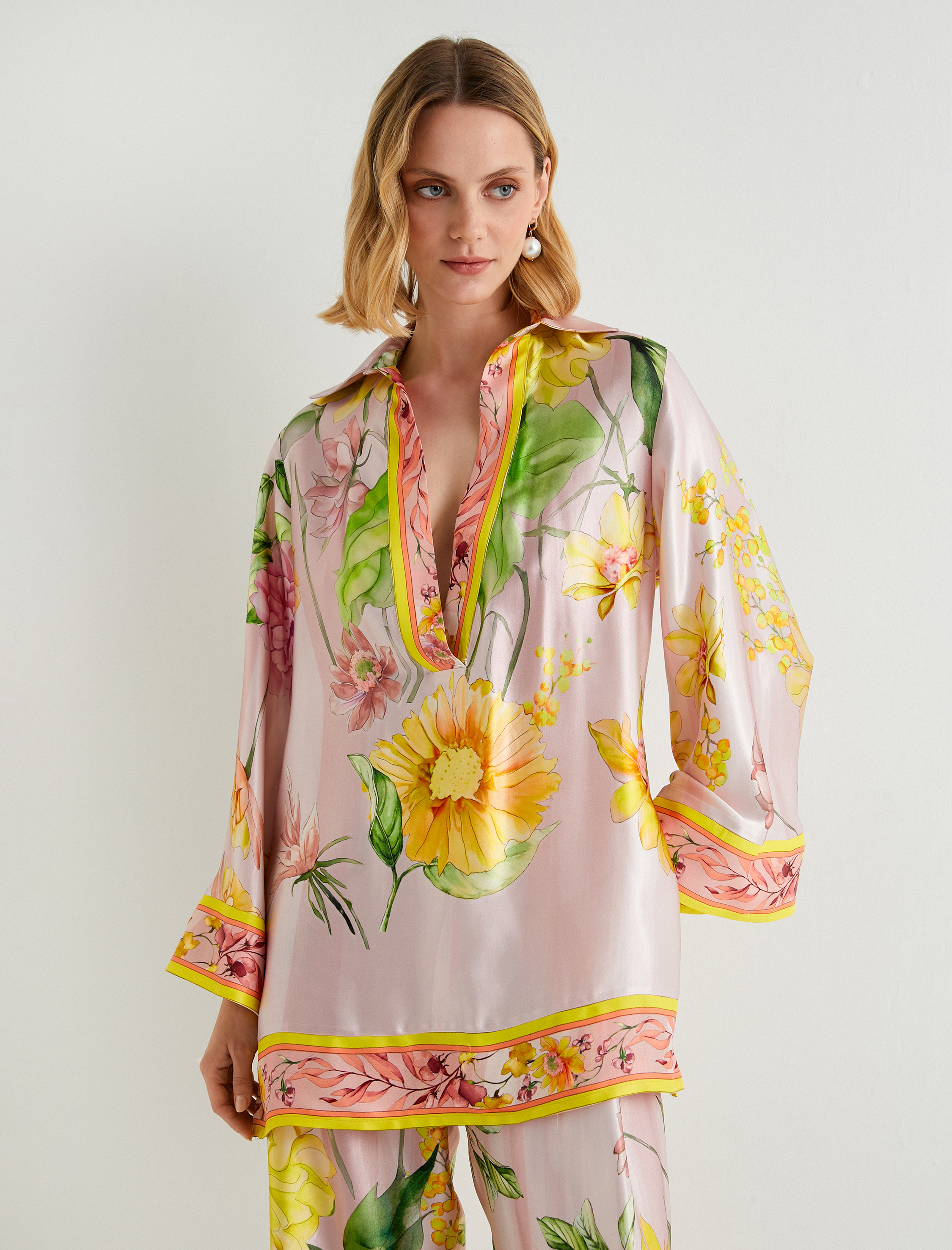   Saten Çiçekli Tunik