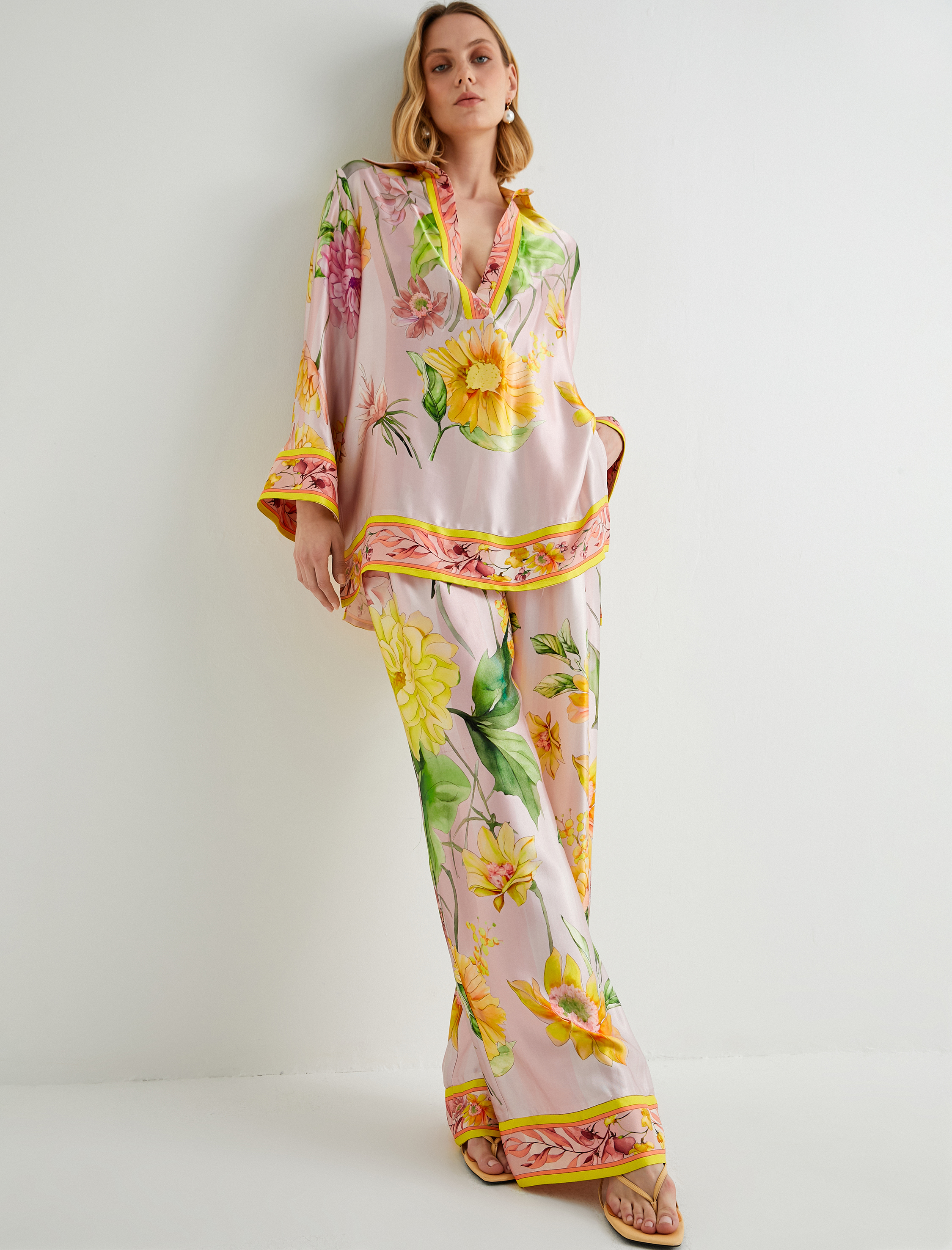   Saten Çiçekli Tunik