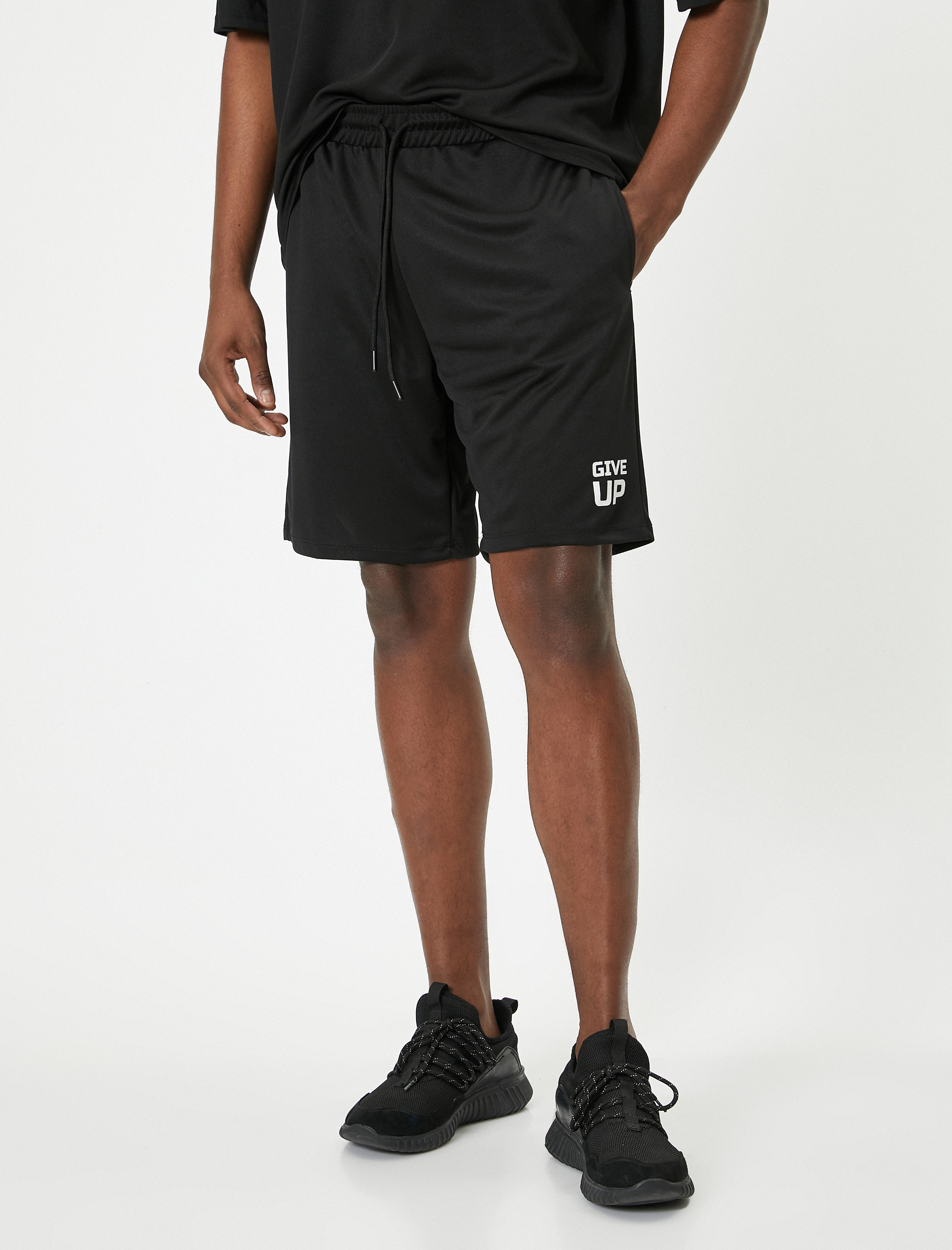   Spor Şort Beli Bağcıklı Slogan Baskılı Cep Detaylı