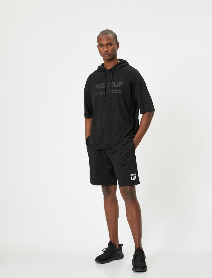  Oversize Spor Tişört Kapşonlu Slogan Baskılı Kısa Kollu