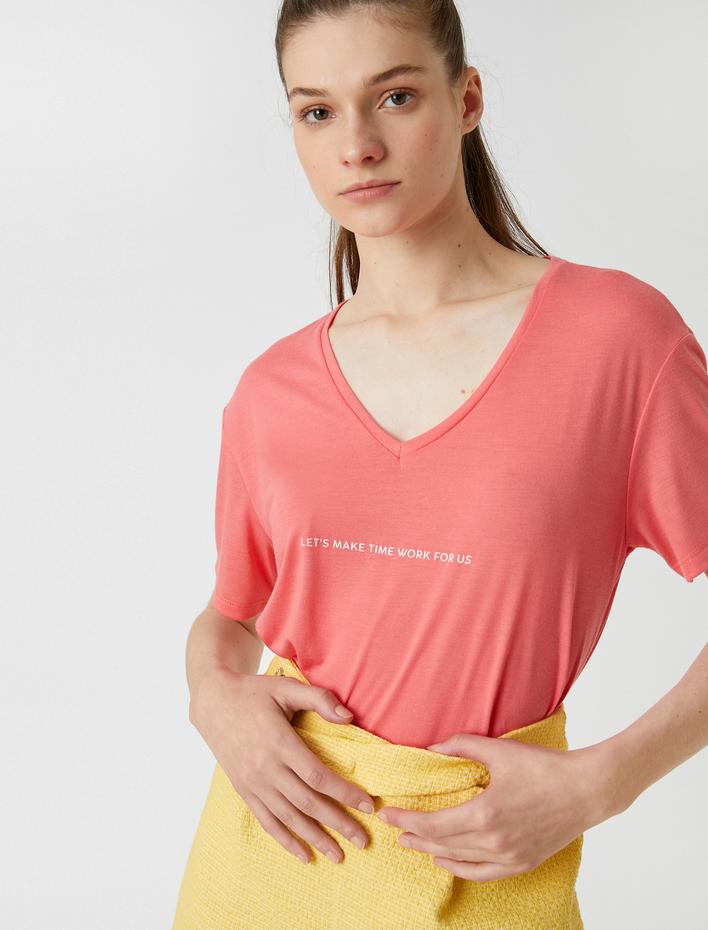  Slogan Baskılı Tişört V Yaka