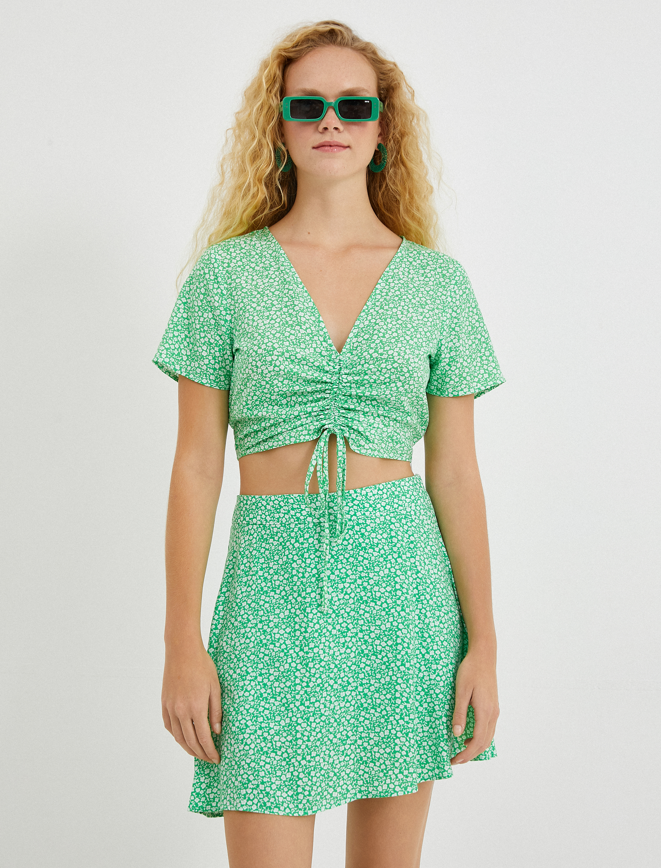   Crop Bluz Derin V Yaka Büzgülü