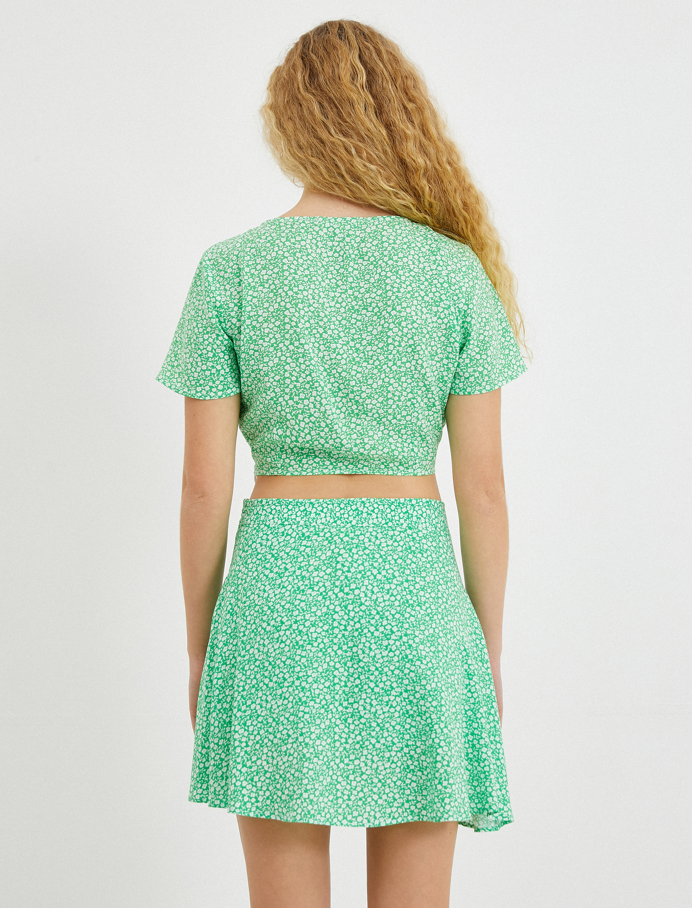   Crop Bluz Derin V Yaka Büzgülü