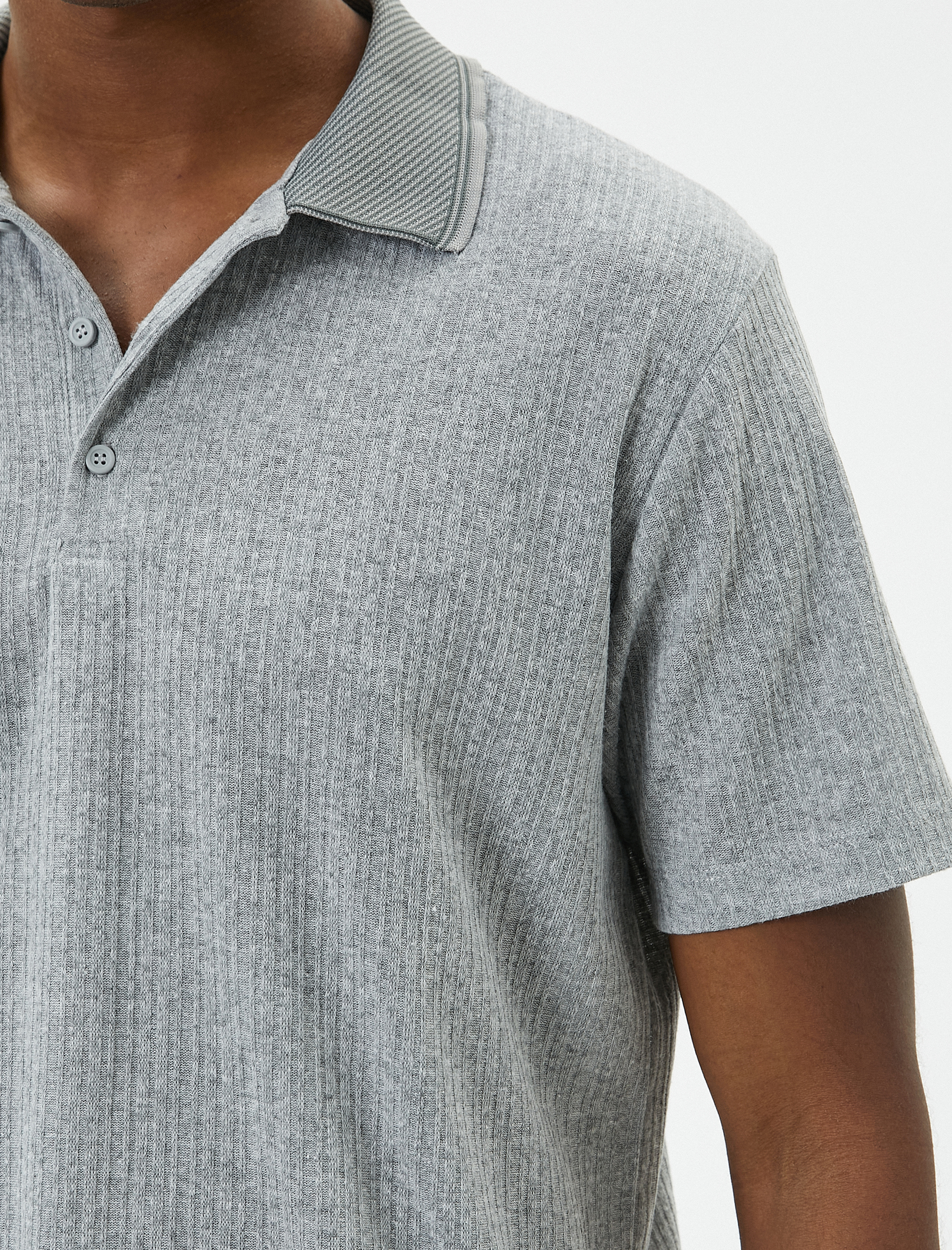   Polo Tişört Yaka Detaylı Düğmeli Kısa Kollu Dokulu