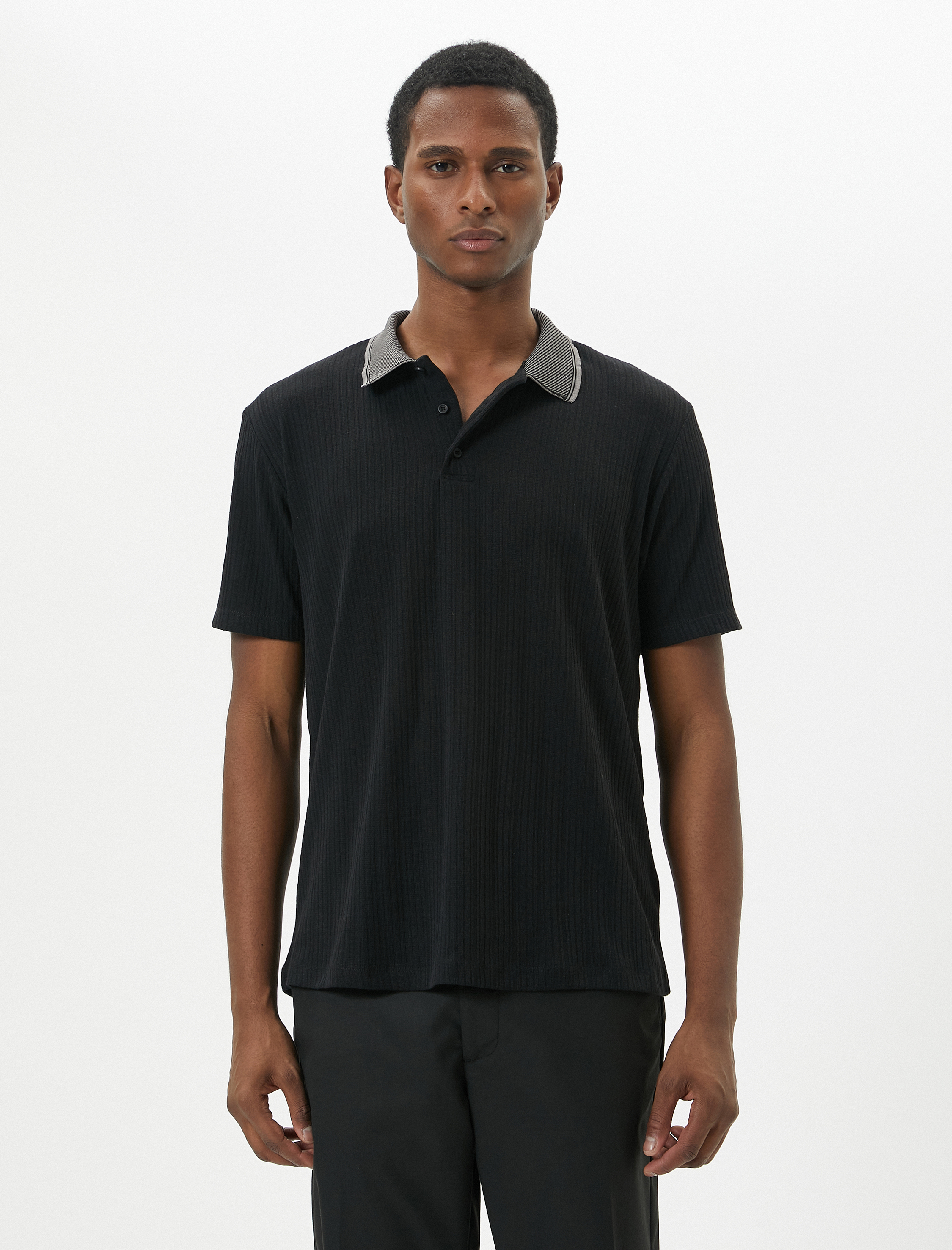   Polo Tişört Yaka Detaylı Düğmeli Kısa Kollu Dokulu