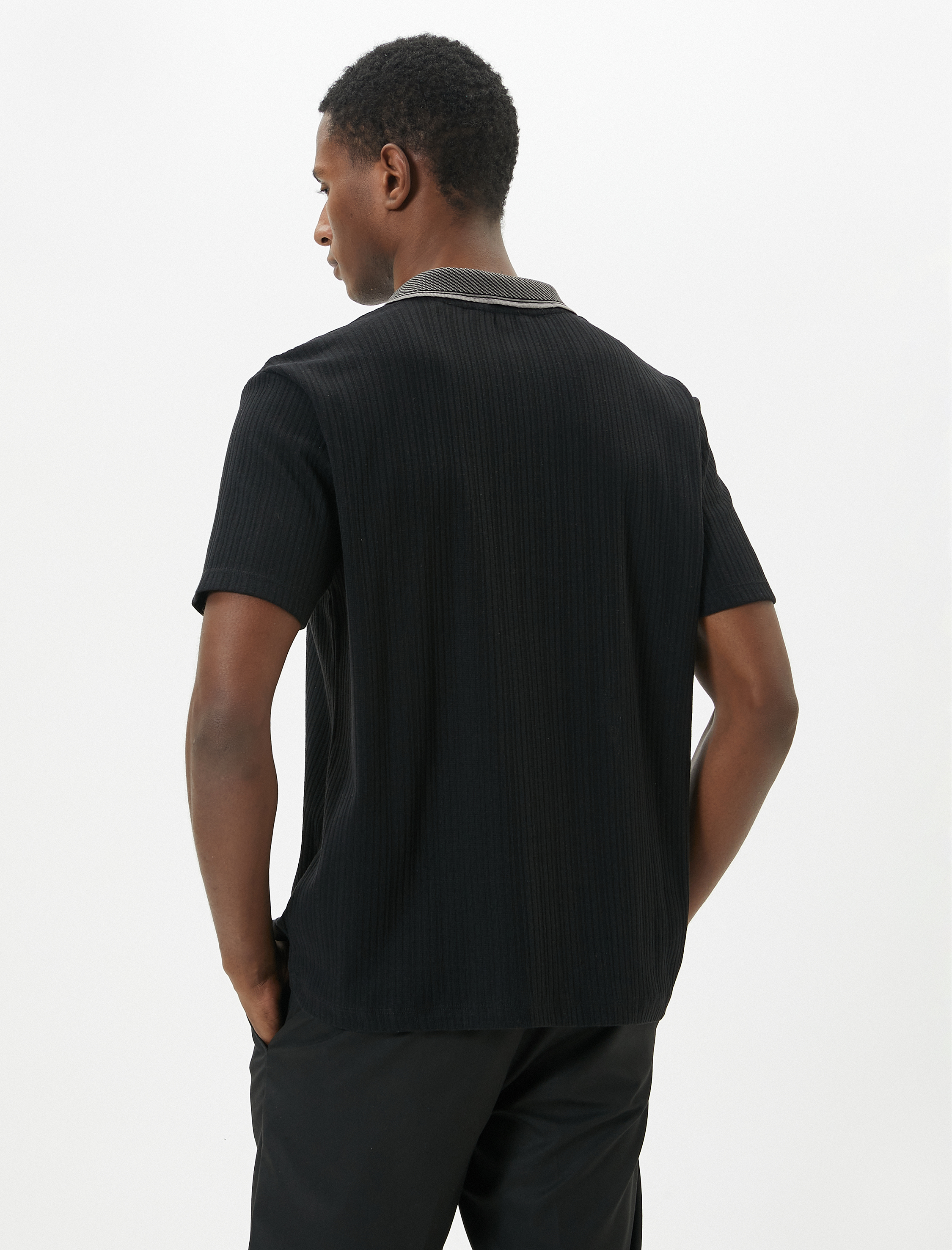   Polo Tişört Yaka Detaylı Düğmeli Kısa Kollu Dokulu