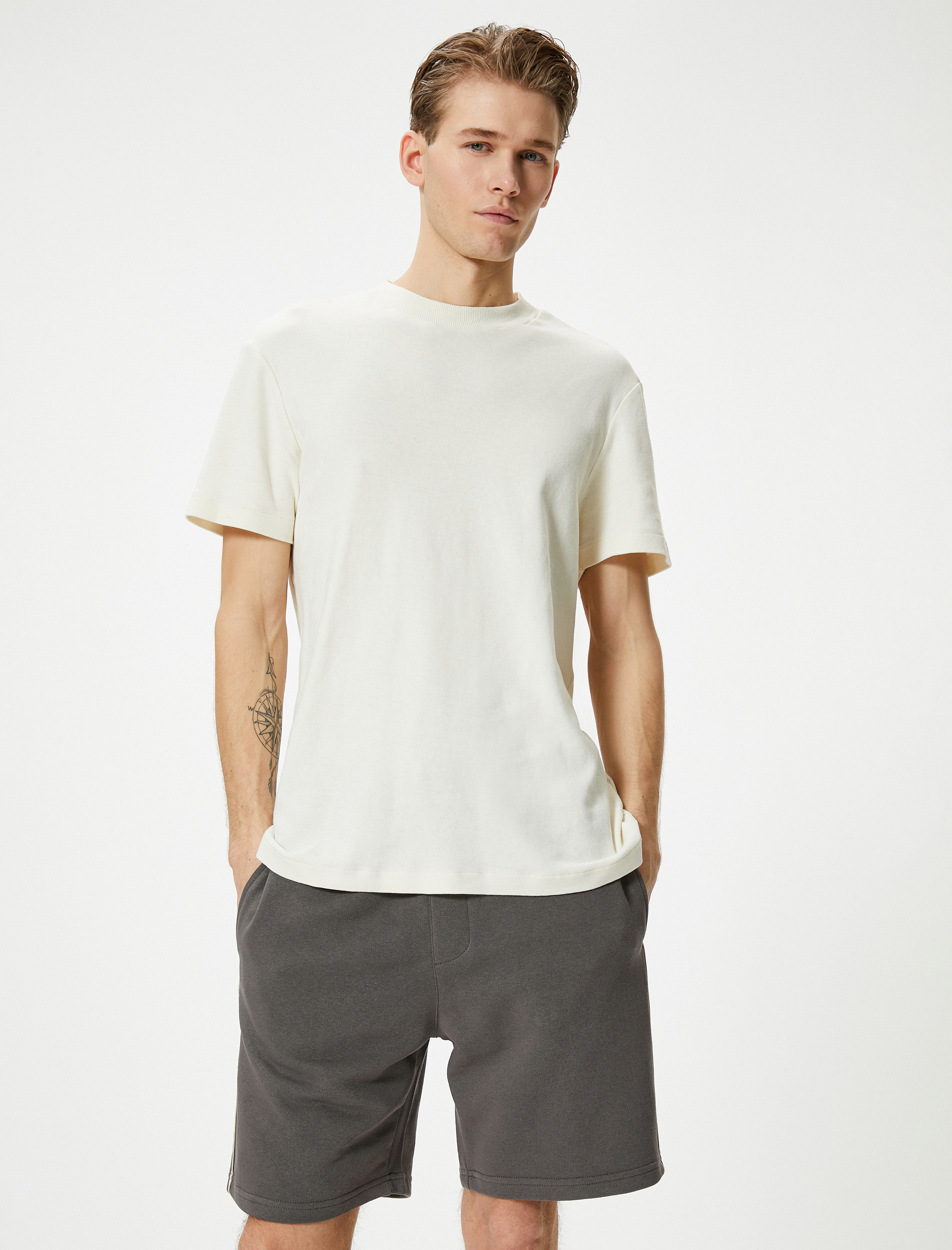   Bermuda Şort Beli Lastikli Cep Detaylı Biyeli