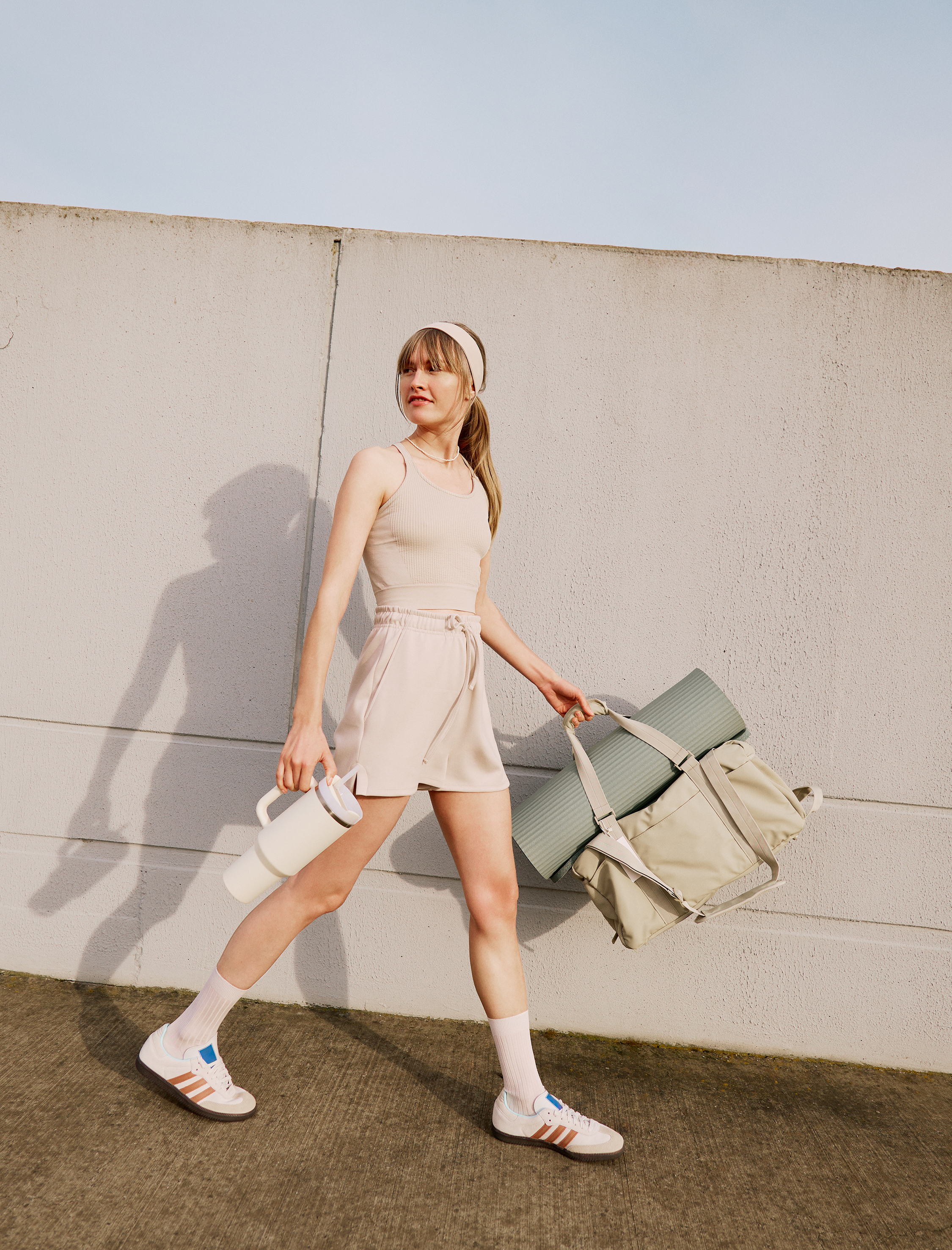   İnce Çapraz Askılı Sporcu Sütyeni Kapsız Slim Fit