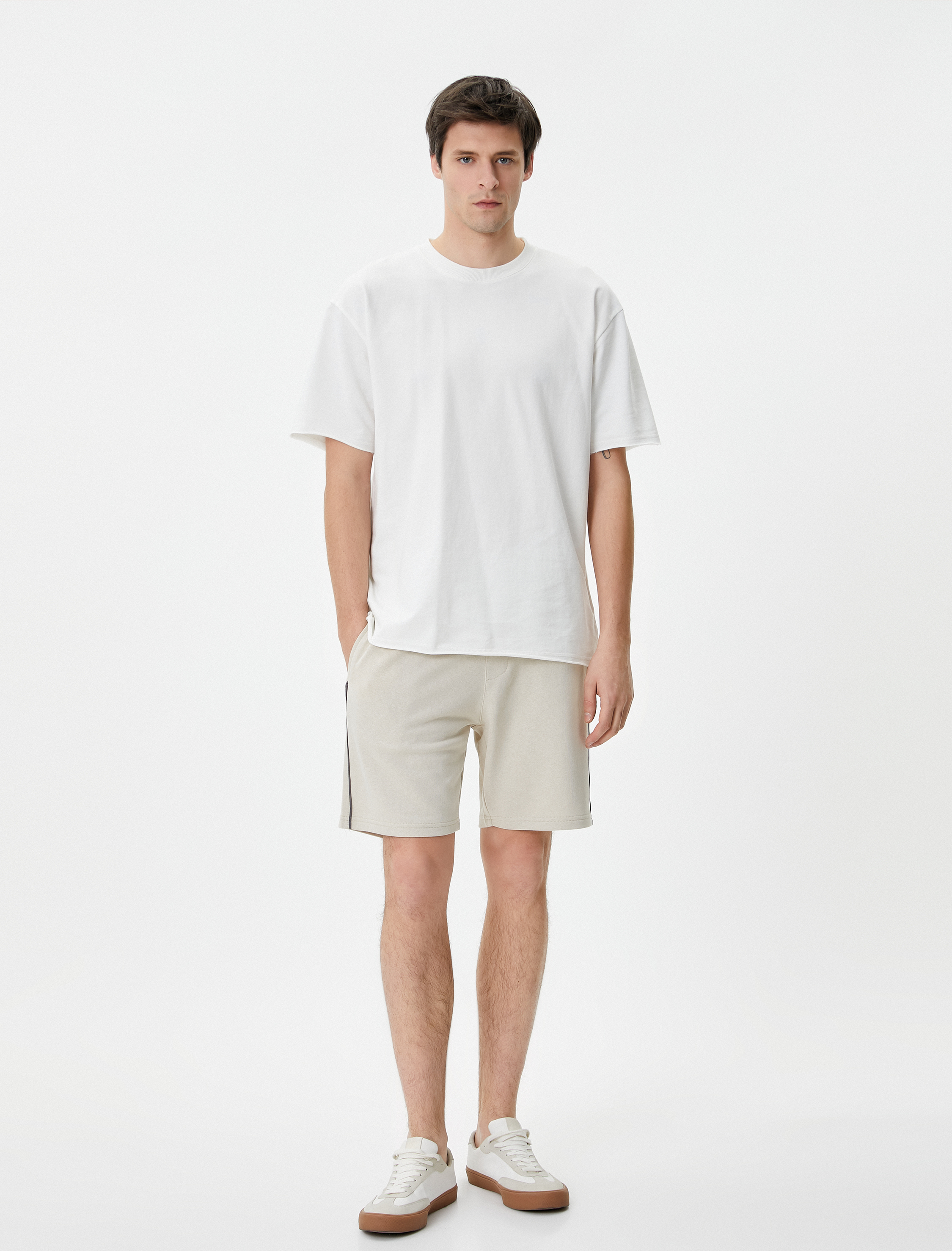   Bermuda Şort Beli Lastikli Cep Detaylı Biyeli