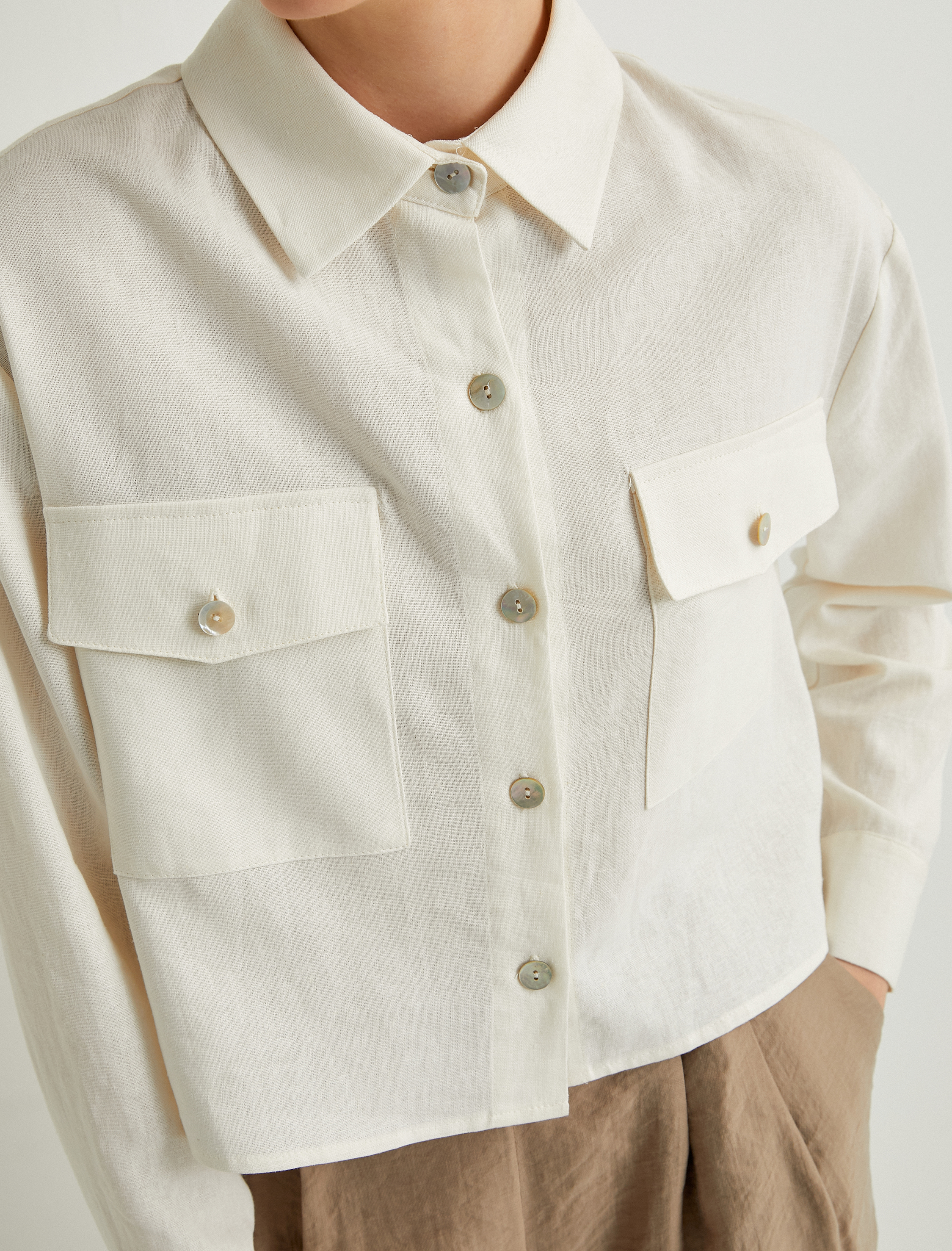   Crop Gömlek Keten Karışımlı Uzun Kollu Cepli Düğmeli