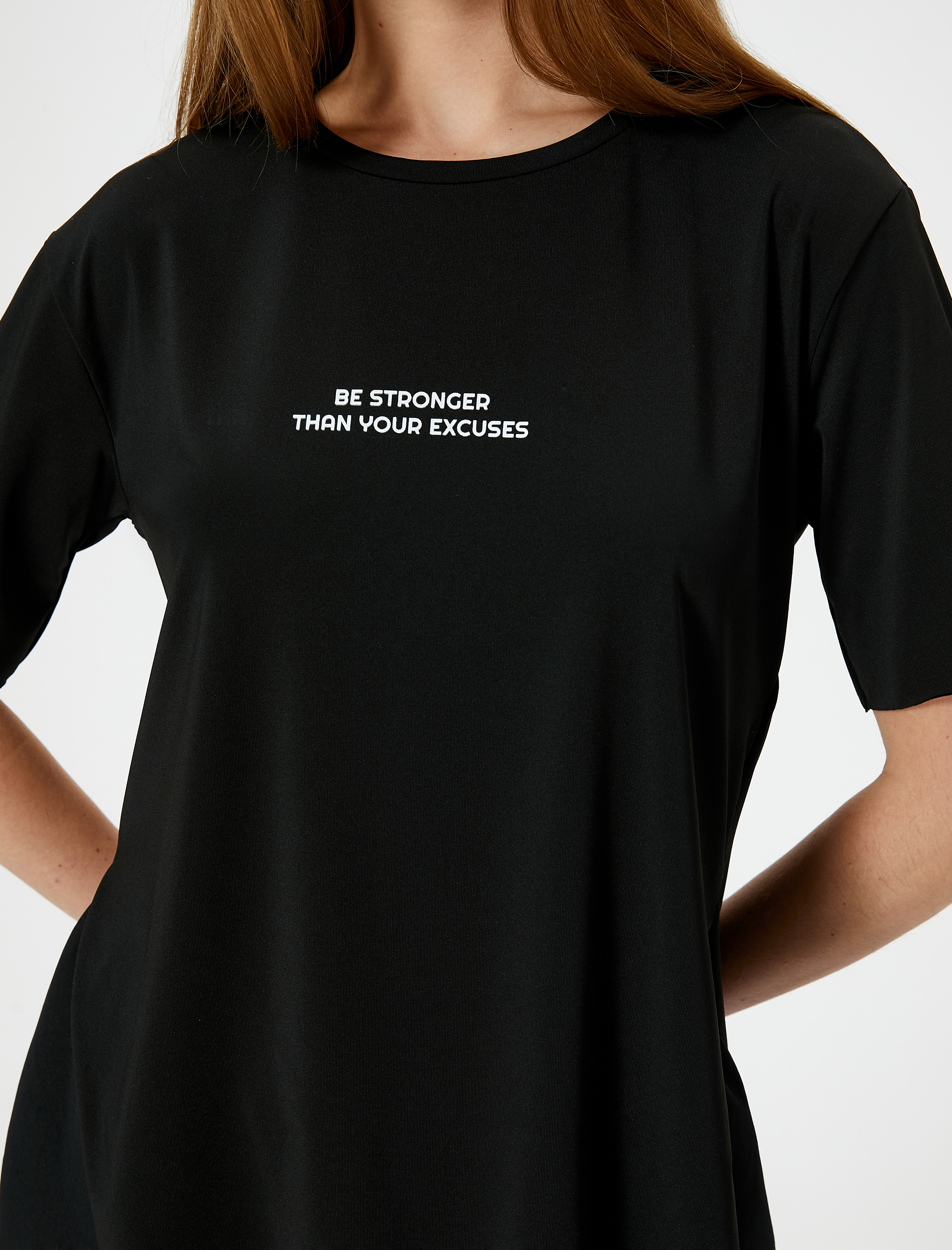   Rahat Kalıp Spor Tişört Kısa Kollu Bisiklet Yaka Baskı Detaylı