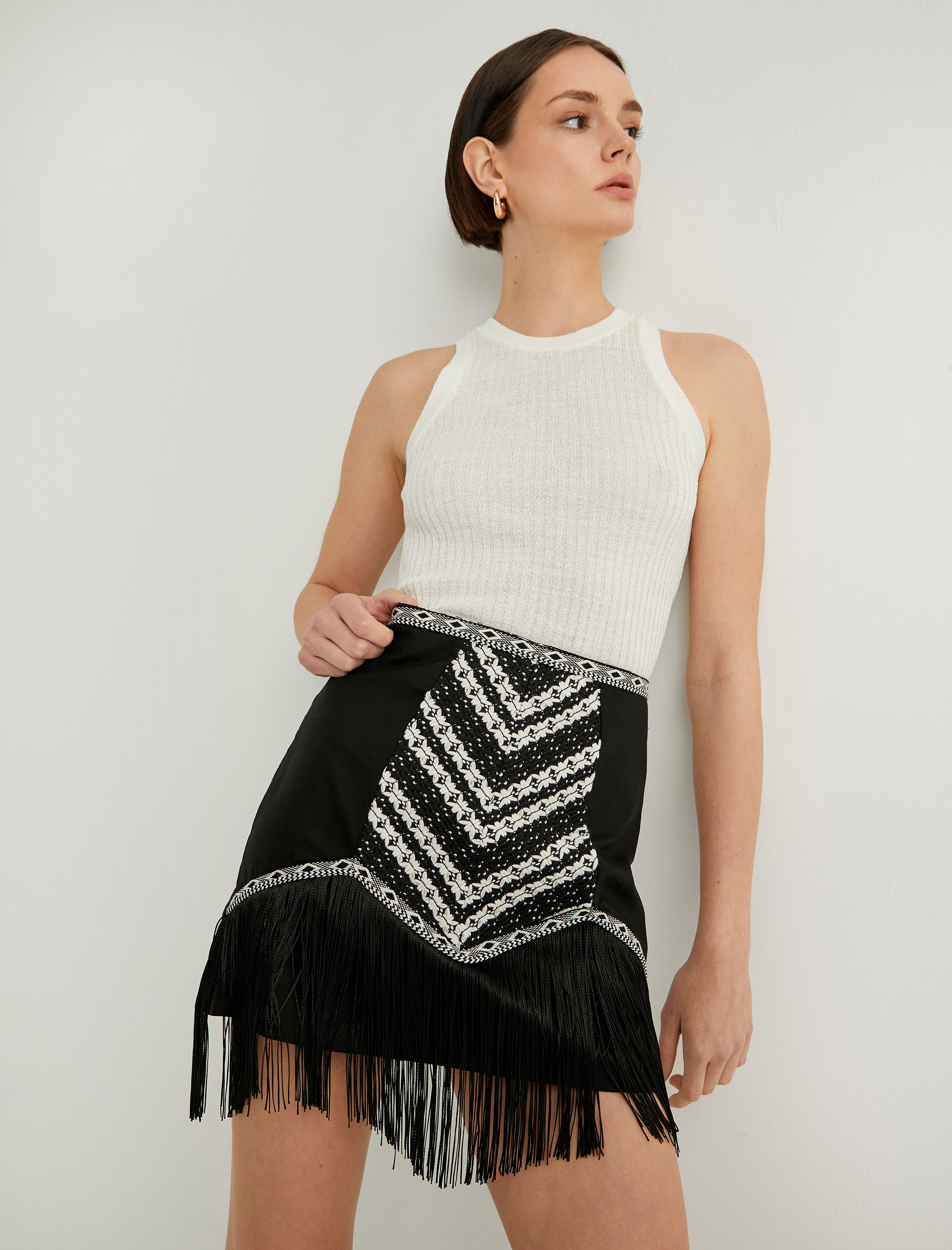   Melis Ağazat X Koton - Etnik Görünümlü Püsküllü Mini Etek