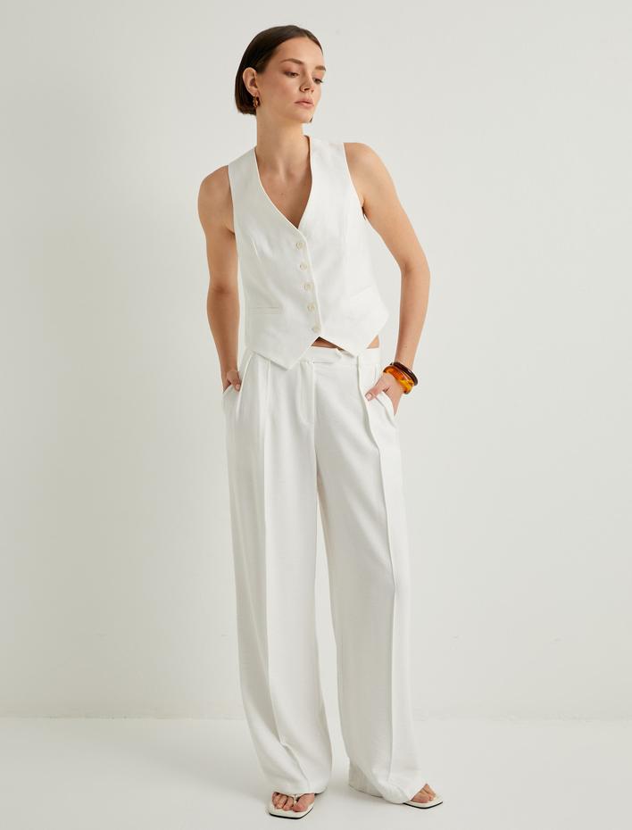  Yelek V Yaka Düğmeli Mini Cep Detaylı