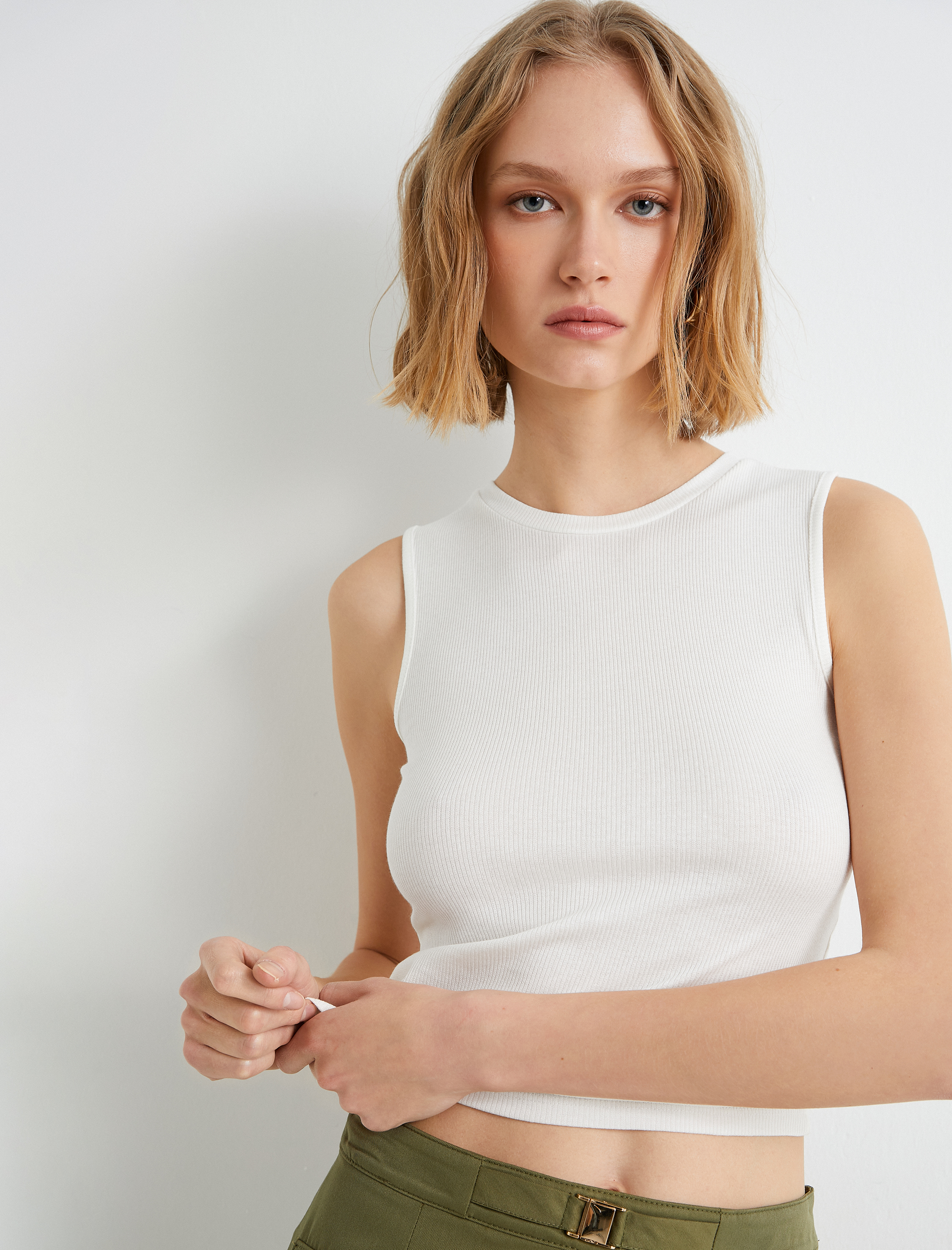   Crop Fitilli Atlet Halter Yaka