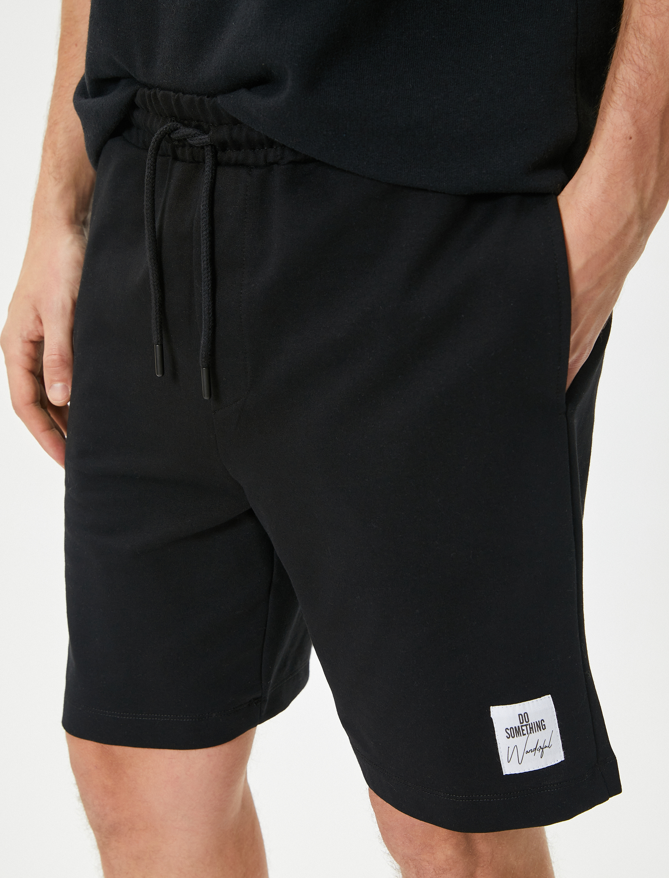 Bermuda Şort Beli Bağcıklı Etiket Baskılı Cepli