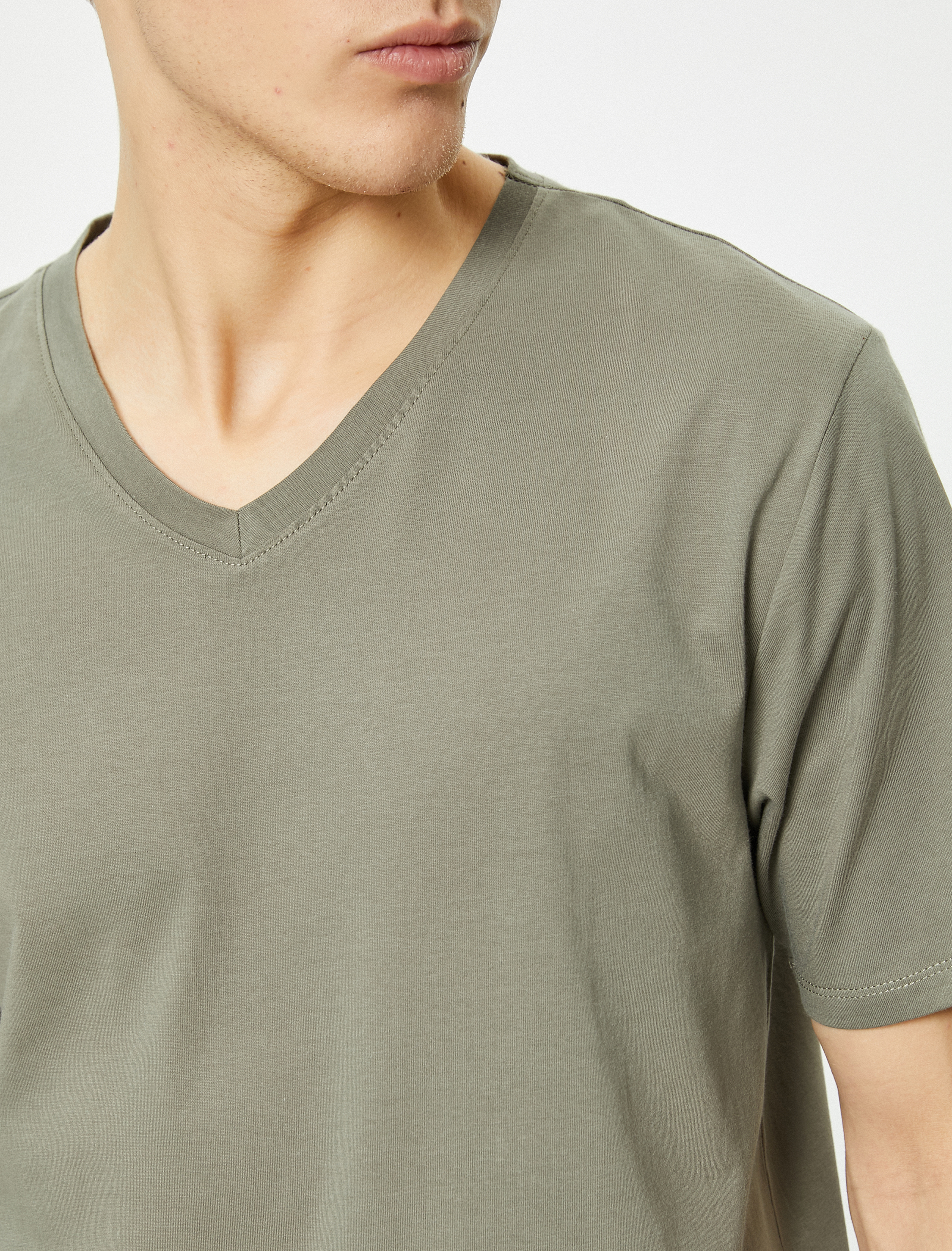   V Yaka Tişört Slim Fit Kısa Kollu Pamuklu