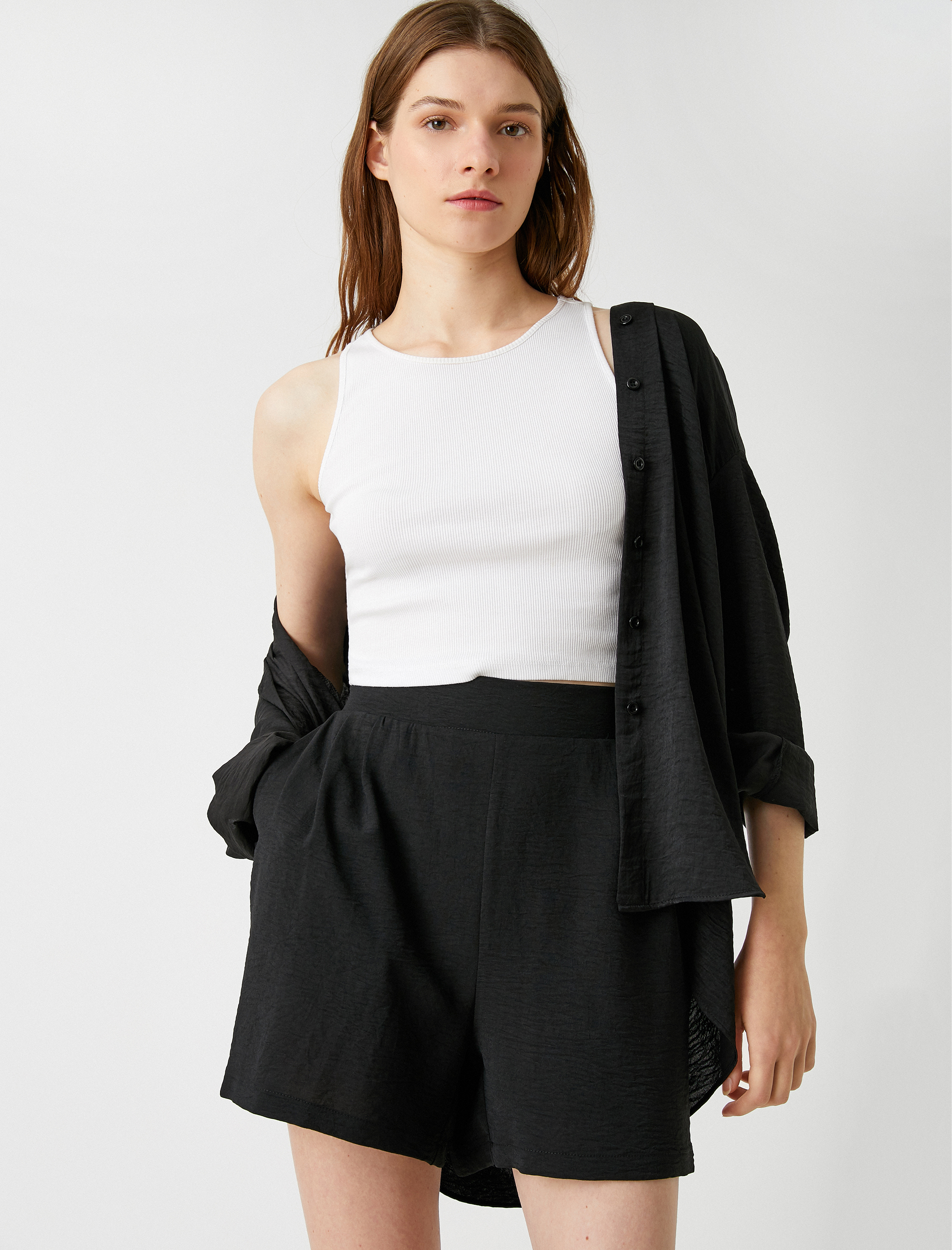   Beli Lastikli Şort Saten Görünümlü