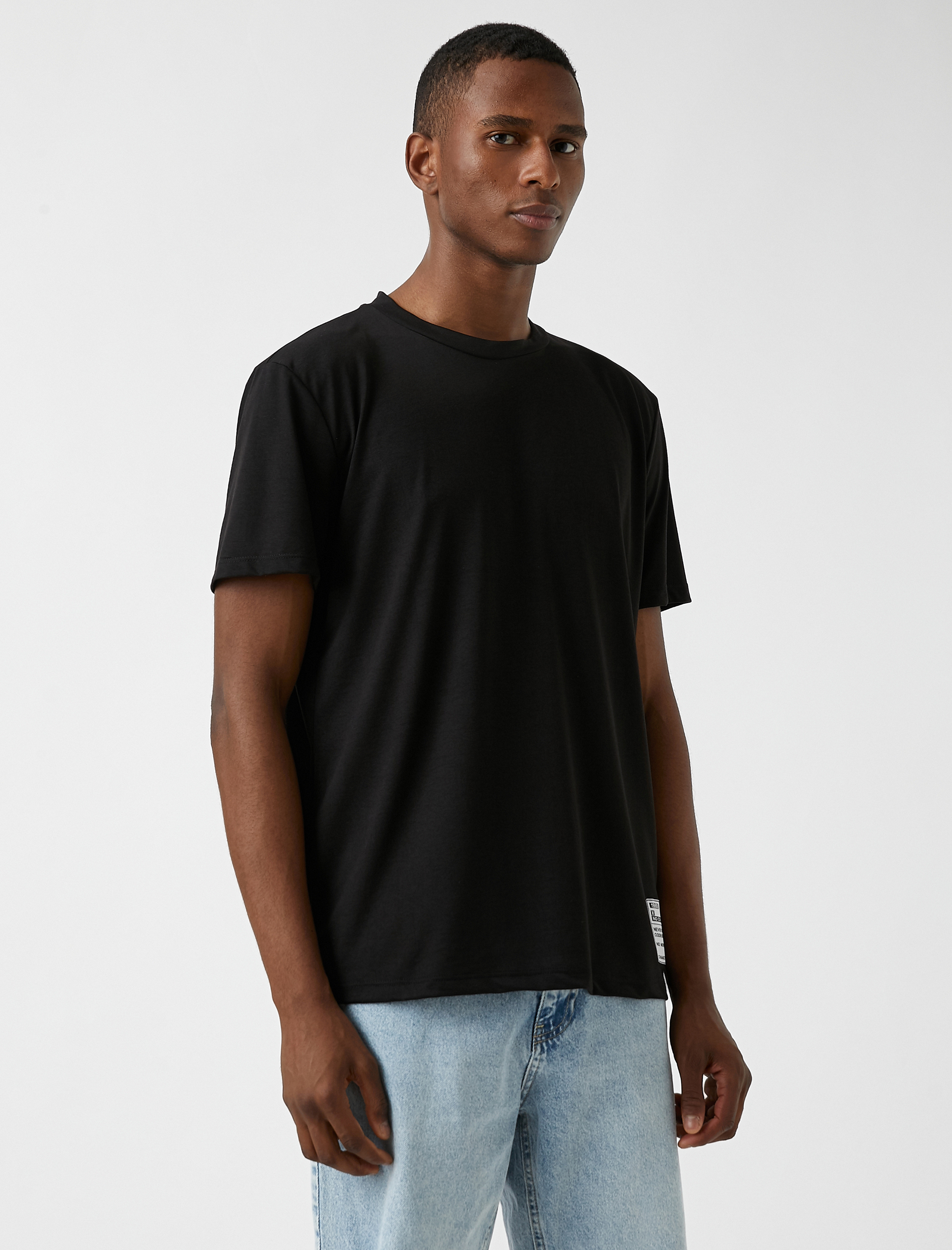   Regular Fit Etiketli Basic Tişört