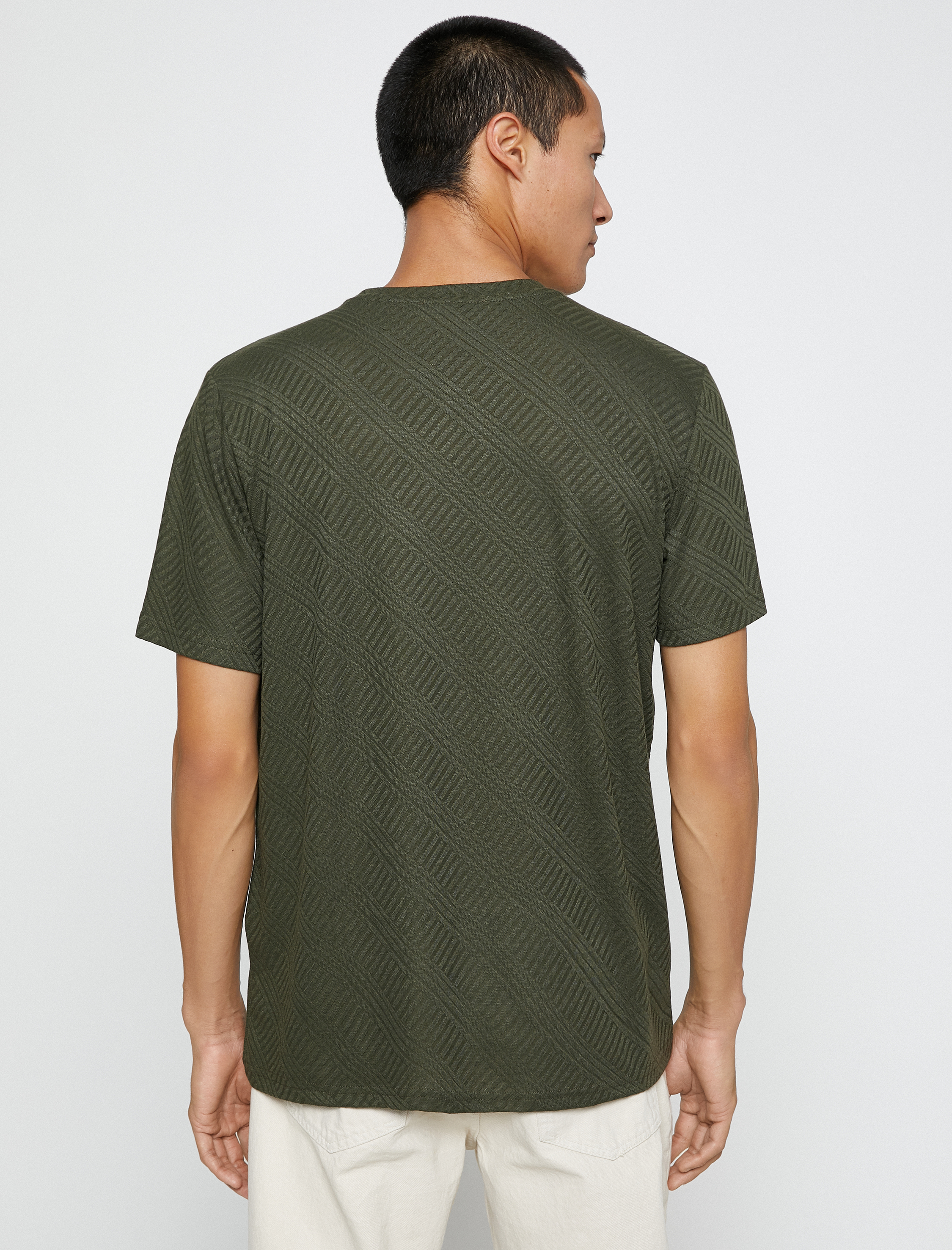   Basic Jakarlı Tişört Bisiklet Yaka Kısa Kollu