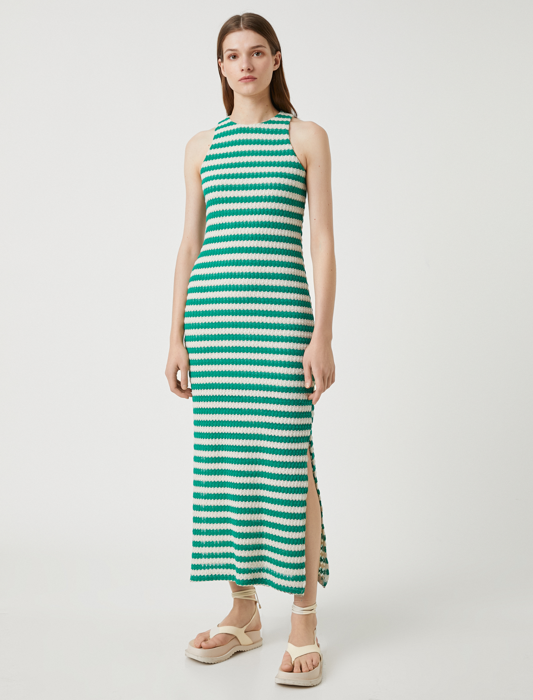   Kolsuz Uzun Elbise Bisiklet Yaka Yırtmaçlı