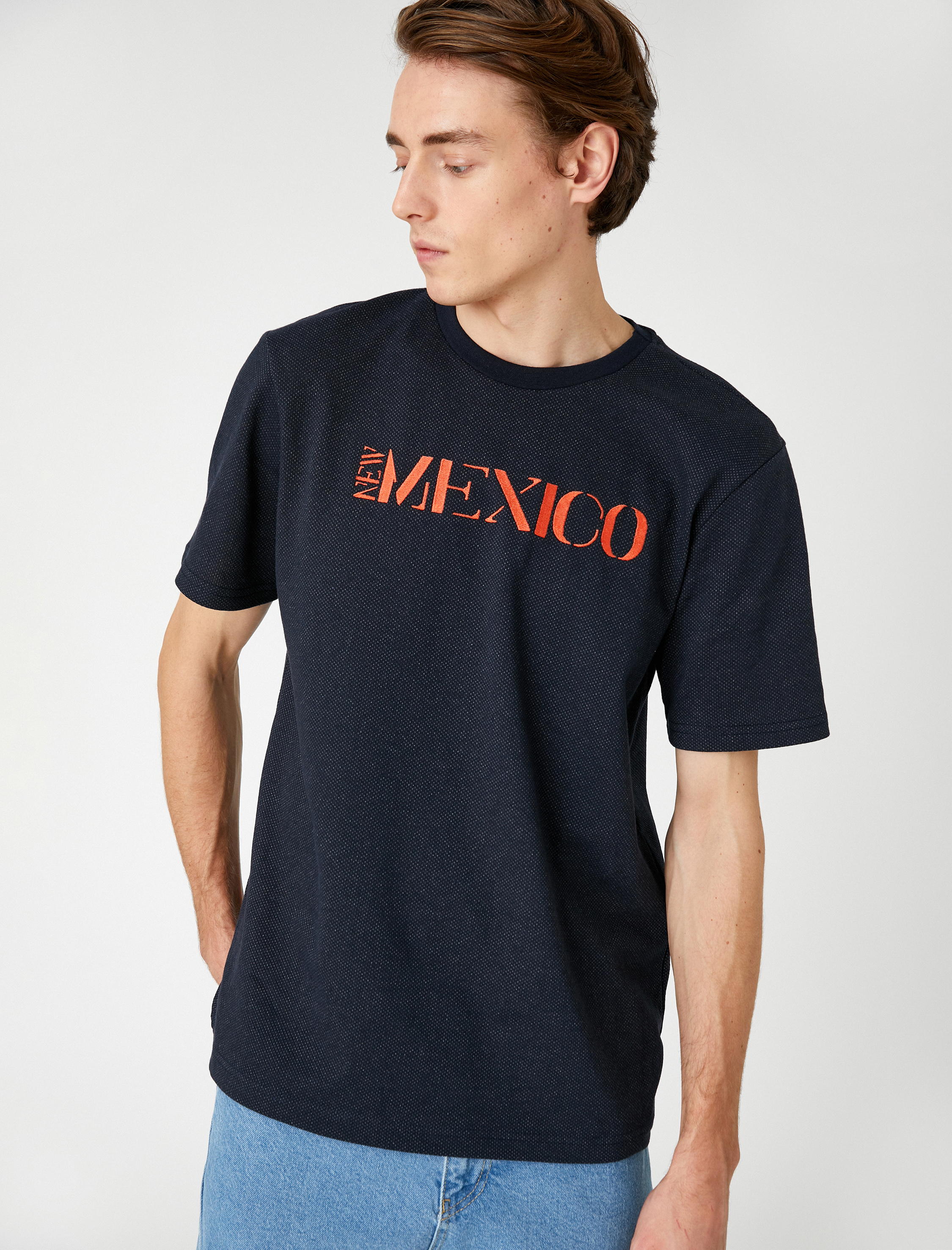   Dokuma Tişört Yazı İşlemeli Bisiklet Yaka Kısa Kollu