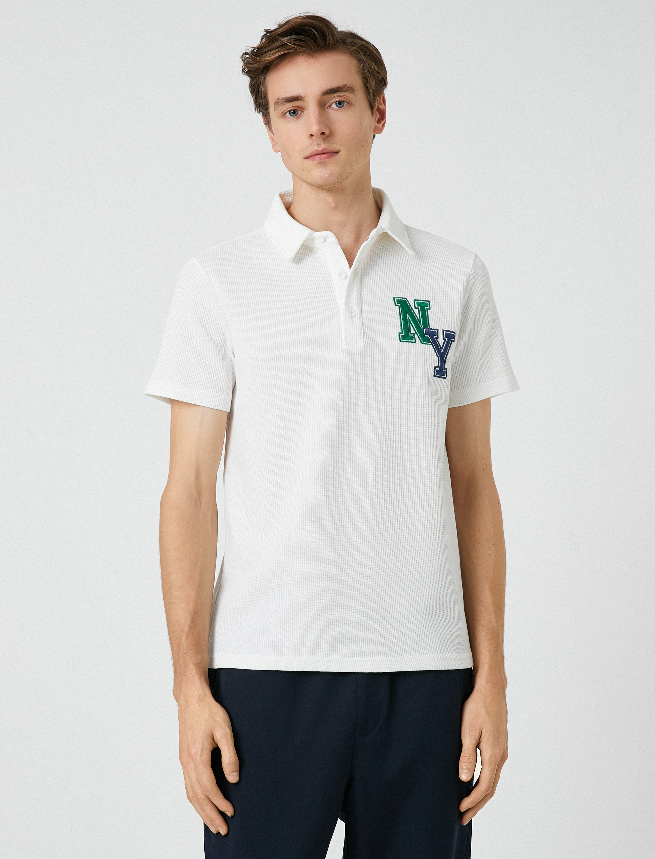   Kolej Tişört Polo Yaka Düğme Detaylı İşlemeli