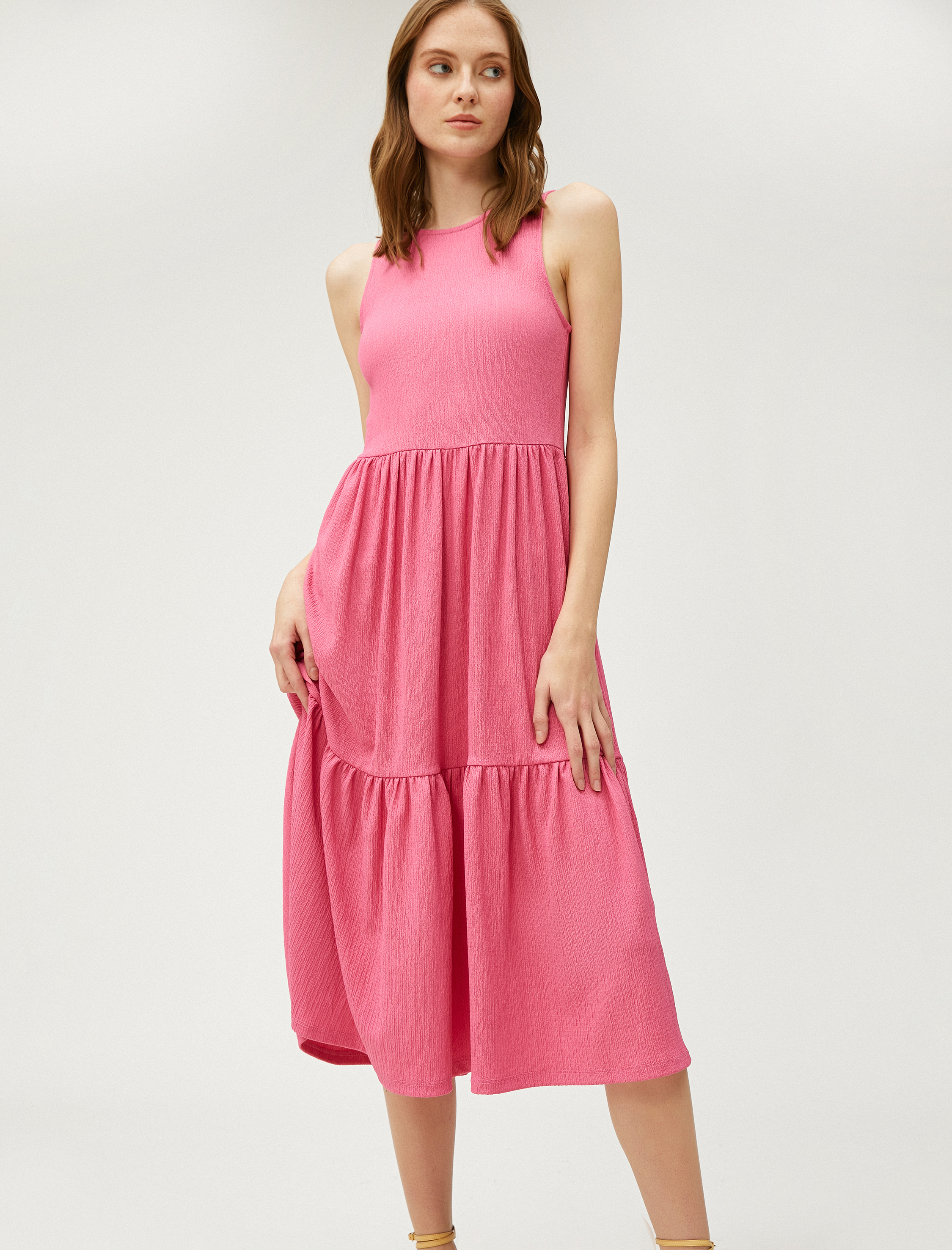   Katlı Midi Boy Elbise Kolsuz Yuvarlak Yaka