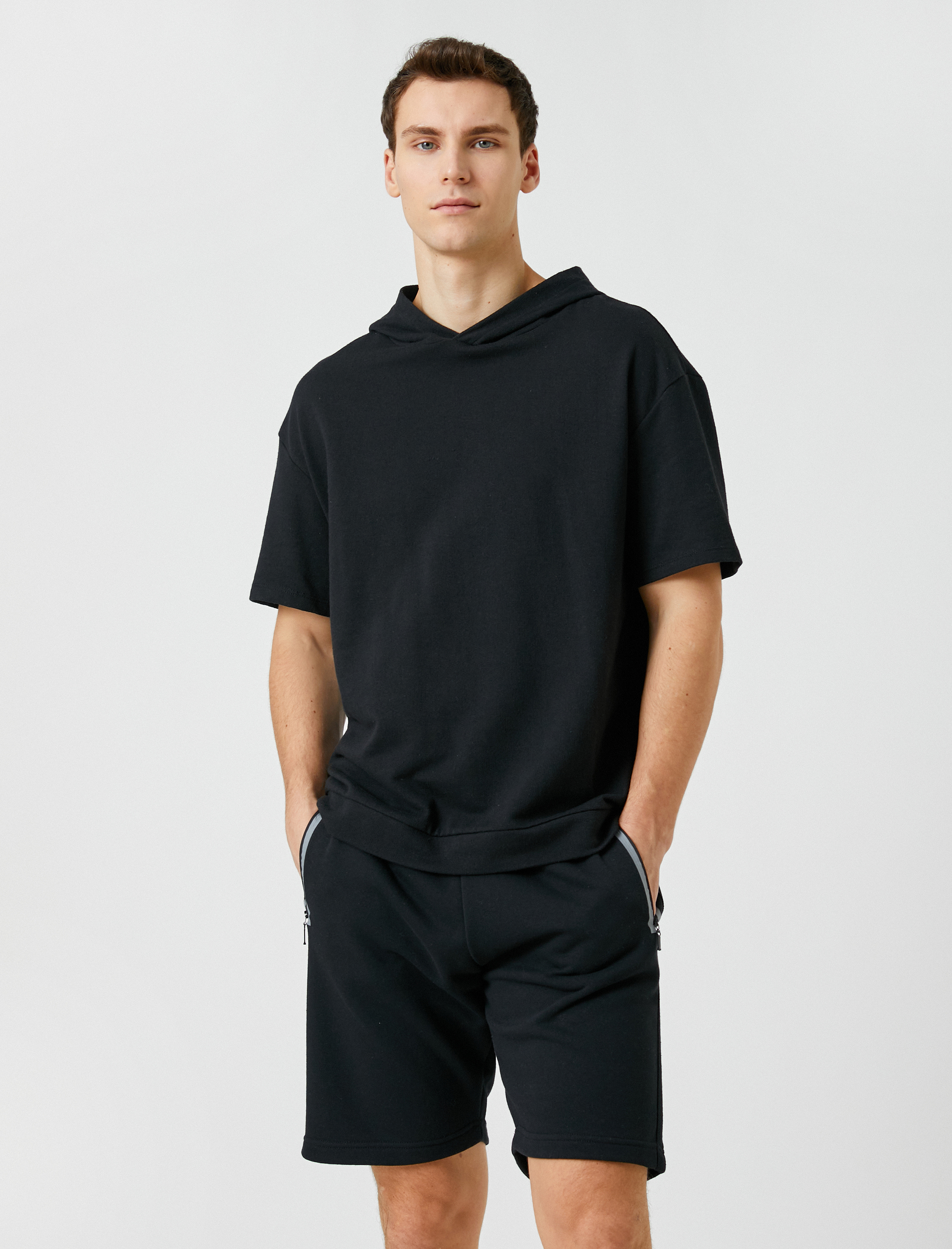   Beli Bağcıklı Şort Fermuar Cep Detaylı Dar Kesim