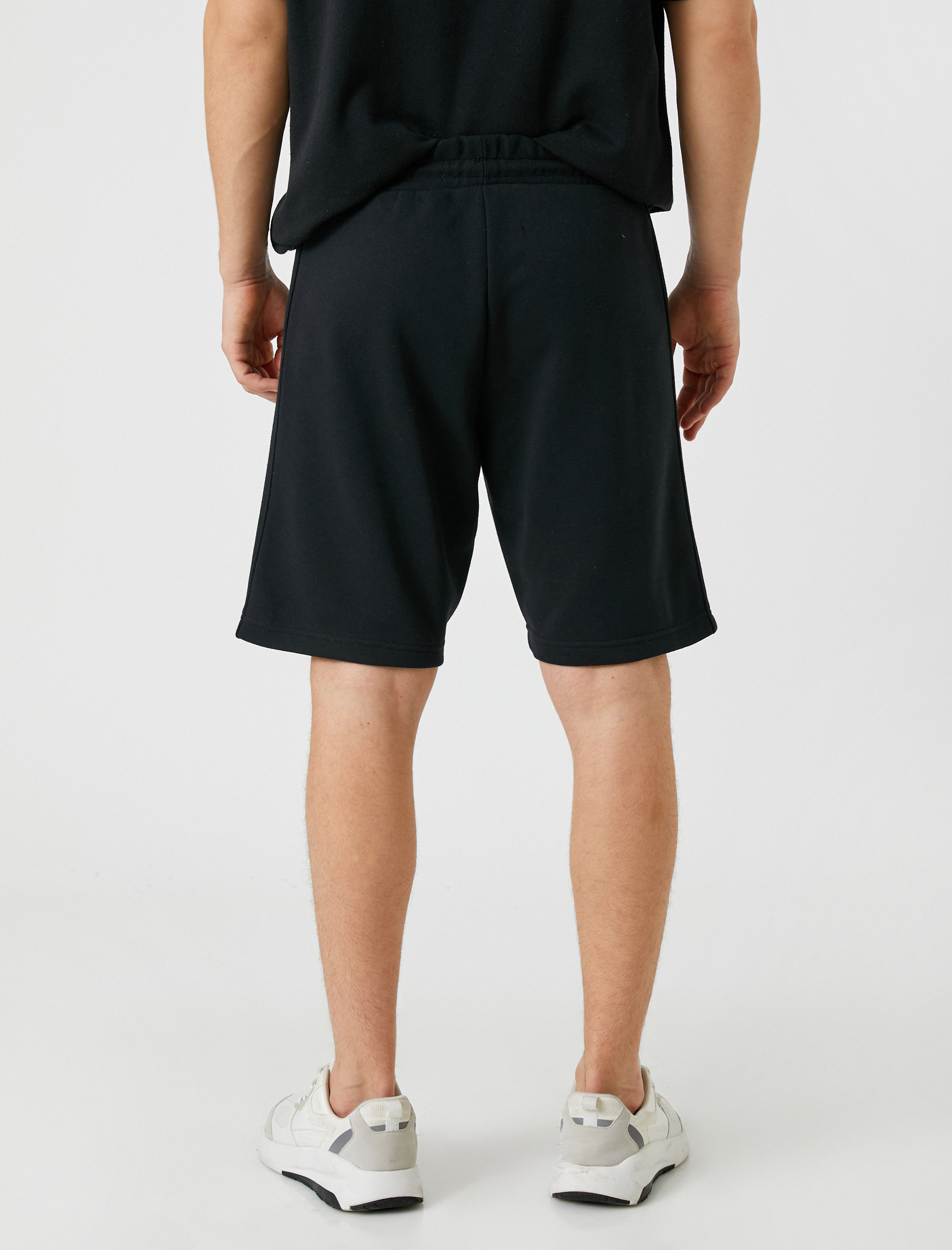   Beli Bağcıklı Şort Fermuar Cep Detaylı Dar Kesim