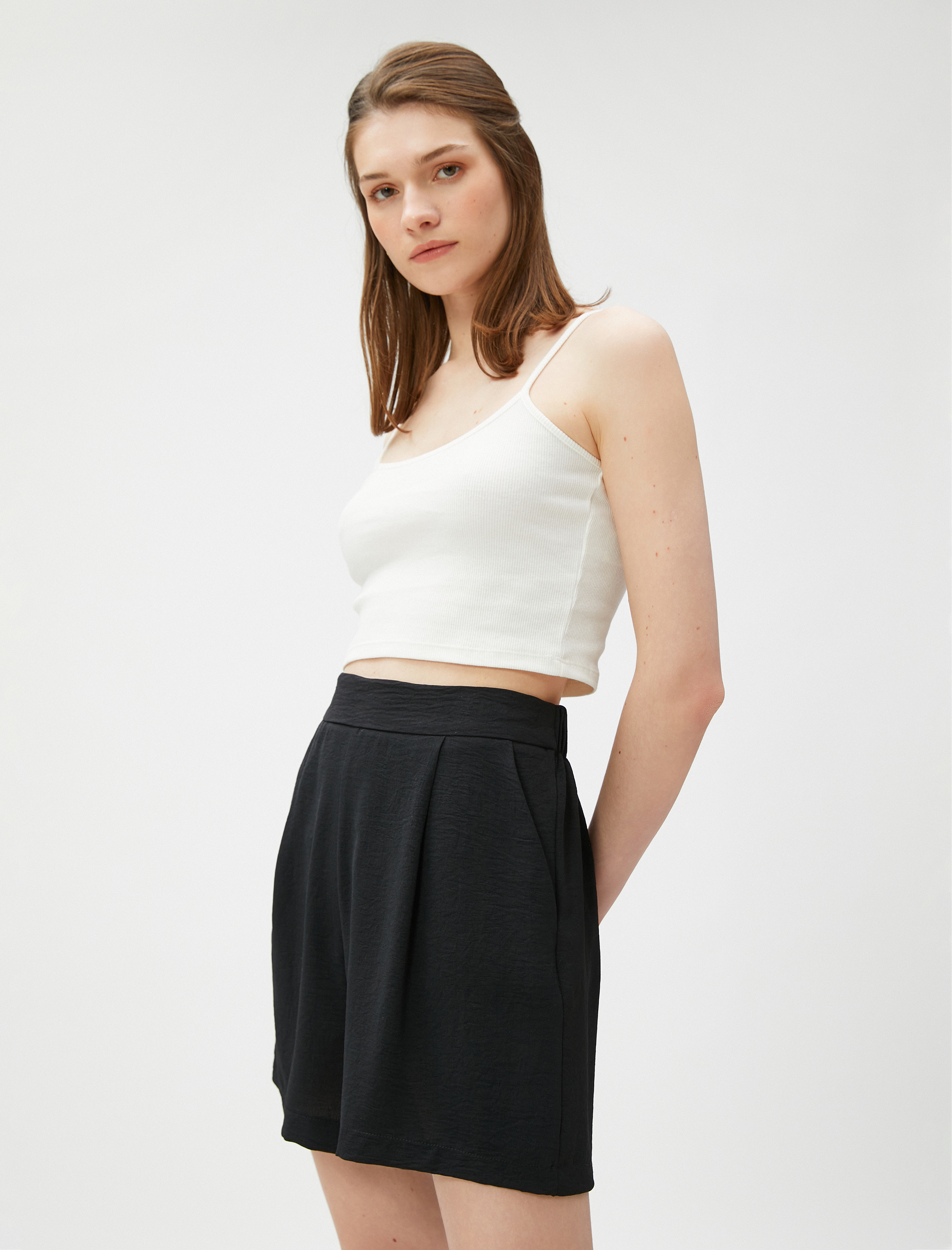   Bol Paça Şort Pileli Cepli Beli Lastikli