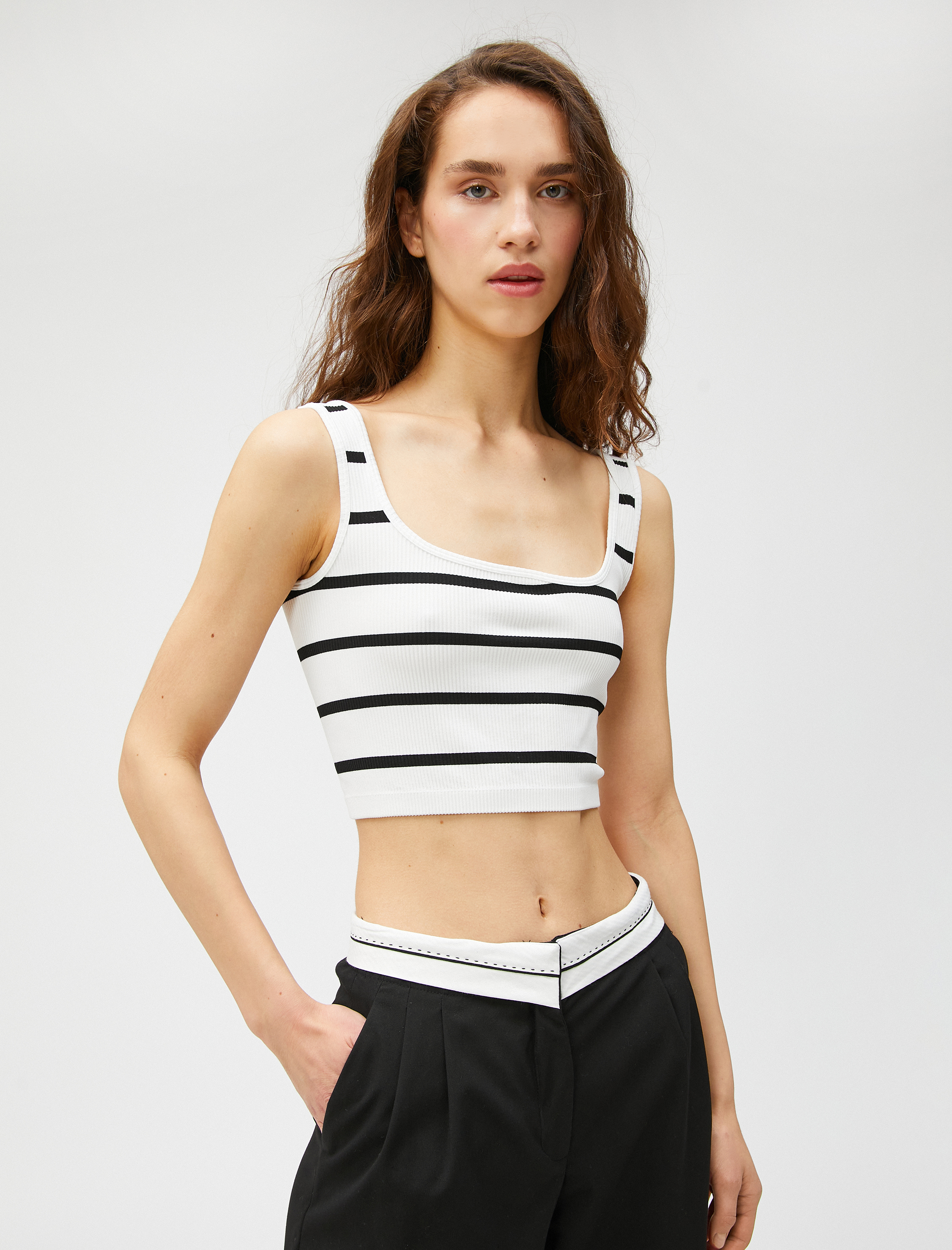   Crop Atlet Kare Yaka Askılı Fitilli